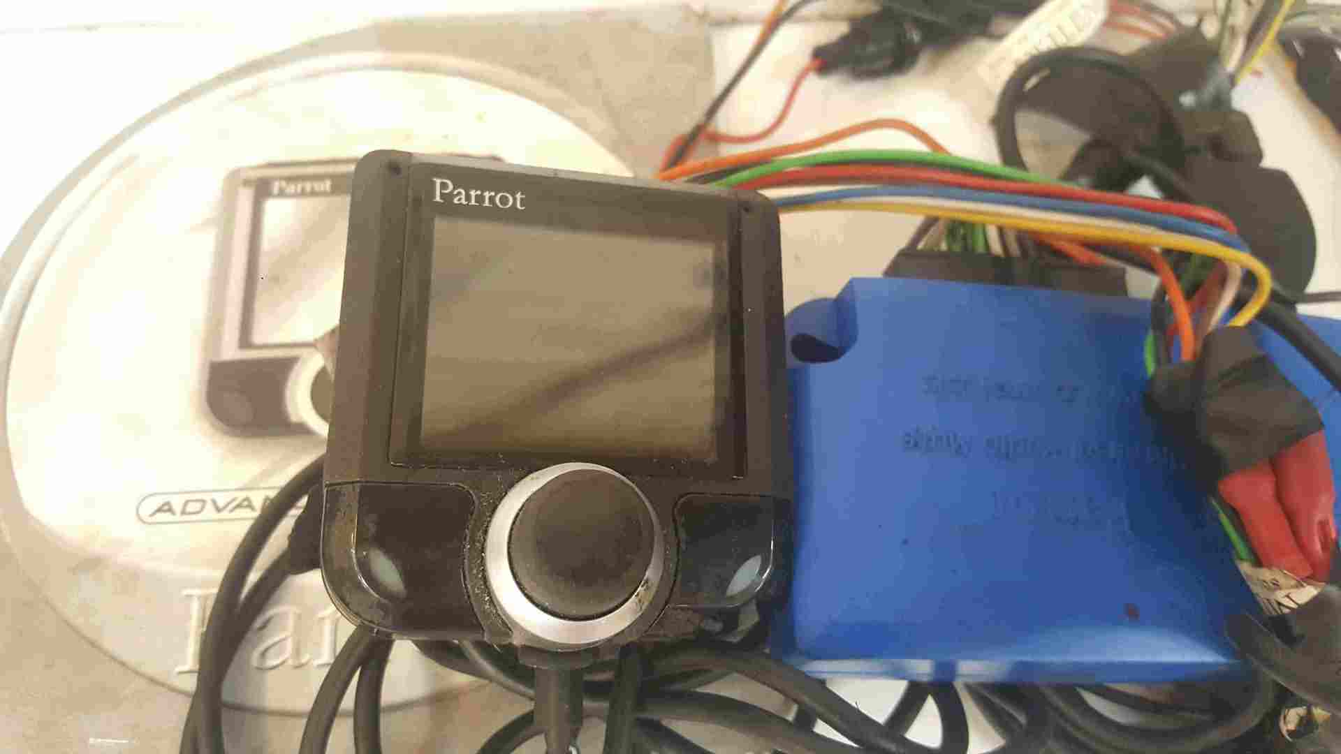 Thumb 2 Renault 1998-2015 Hands Free Car Kit Parot 3200