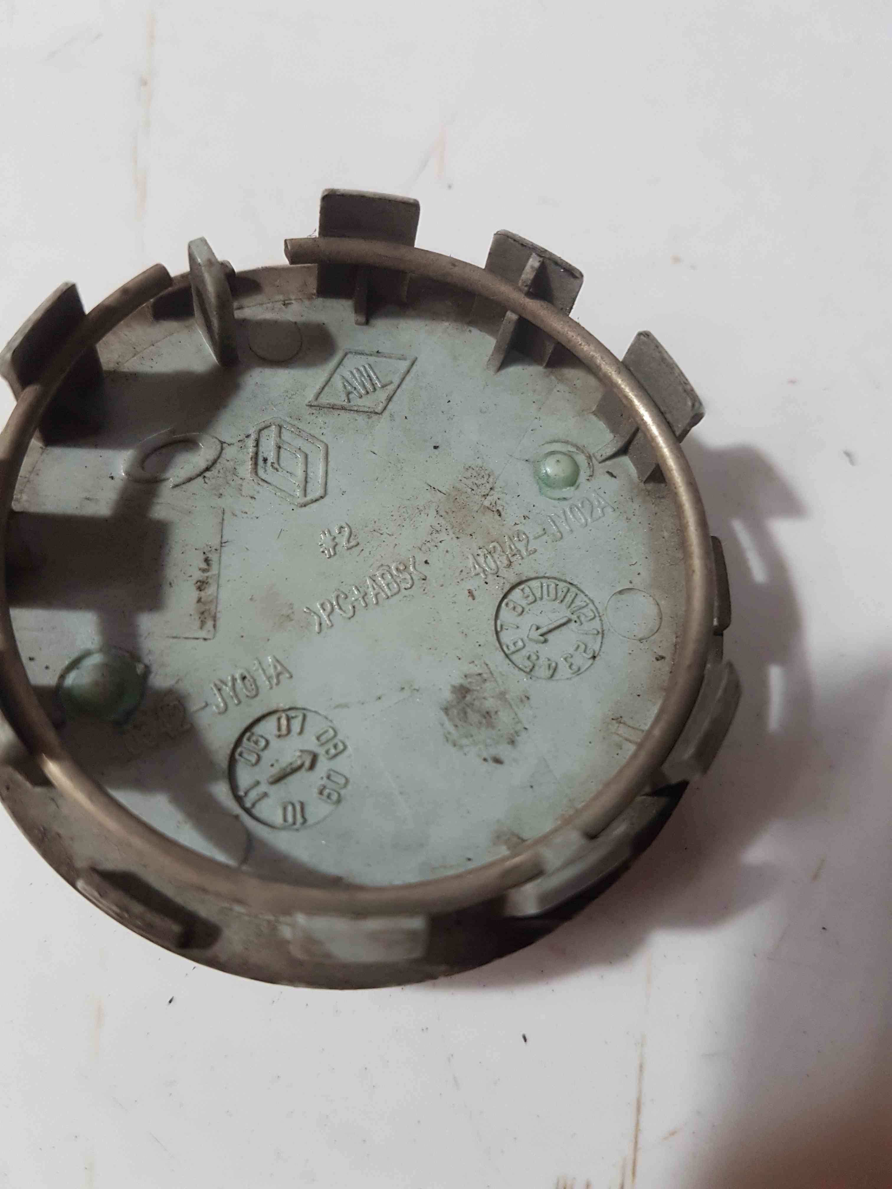 Thumb 7 Renault 1998-2025 Centre Alloy Diamond Cap 8200043899 40342-JY01A