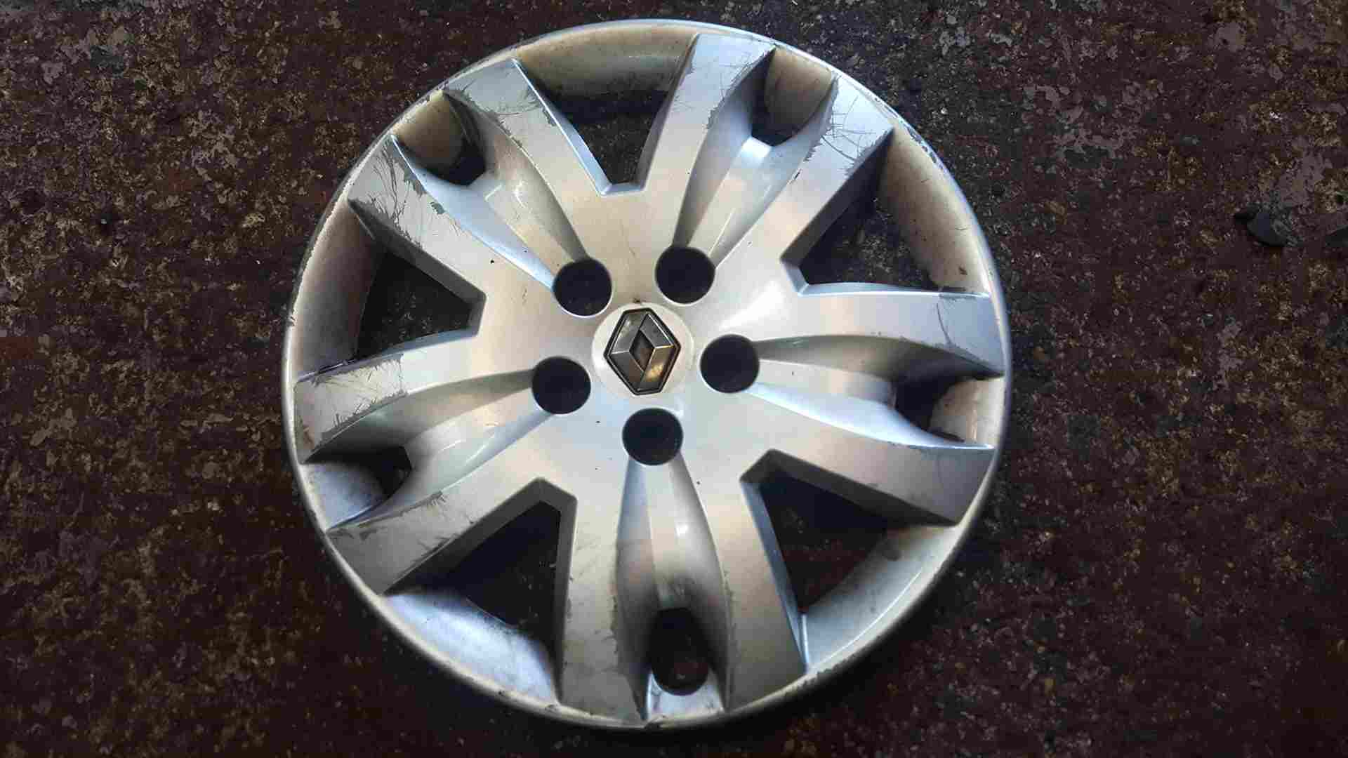 Thumb 2 Renault 2006-2012 Steel Wheel Cap Primastella 16Inch 8200479921