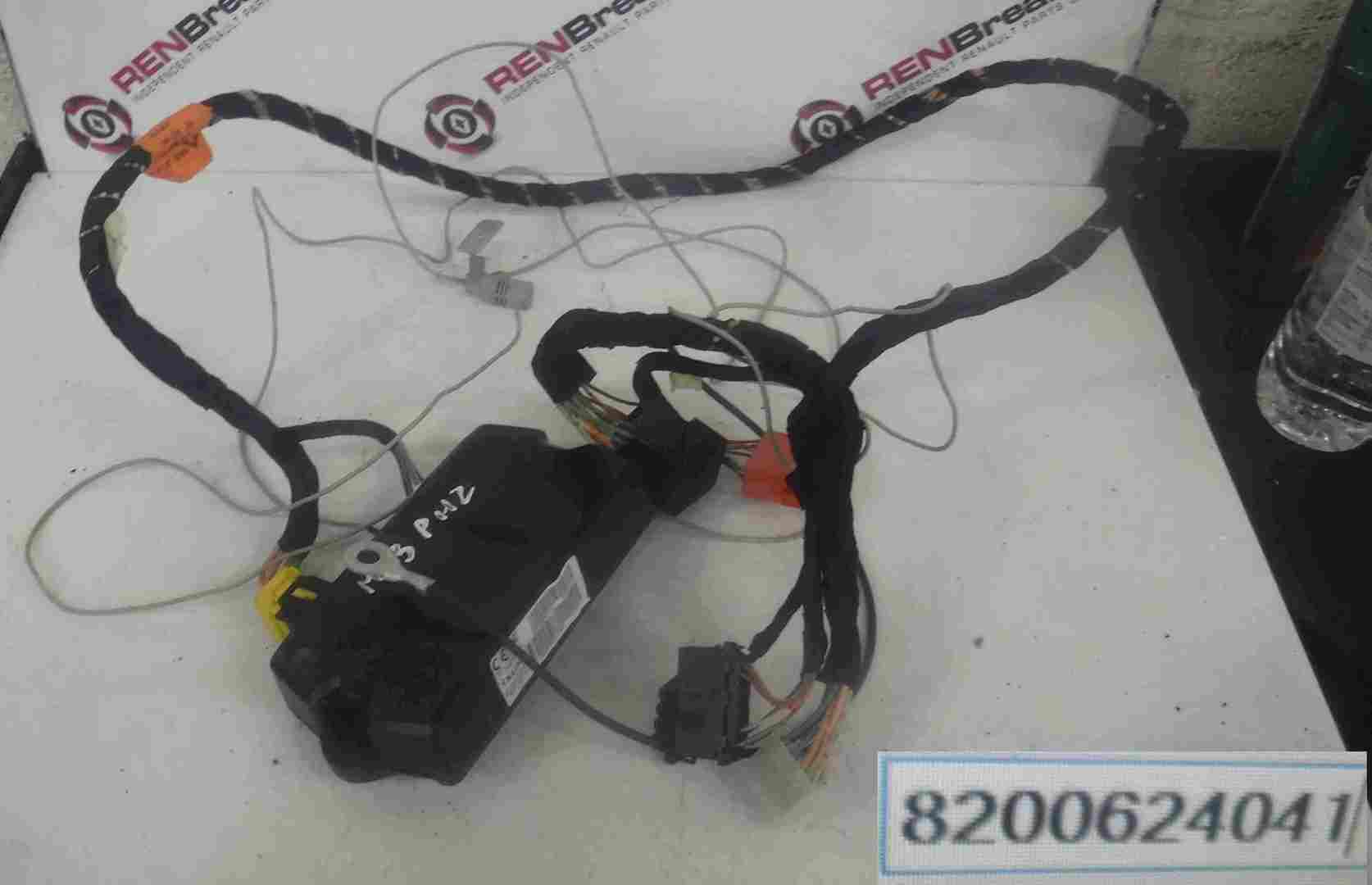 Renault Bluetooth Parrot Speaker Phone Control + Wires 8200624041