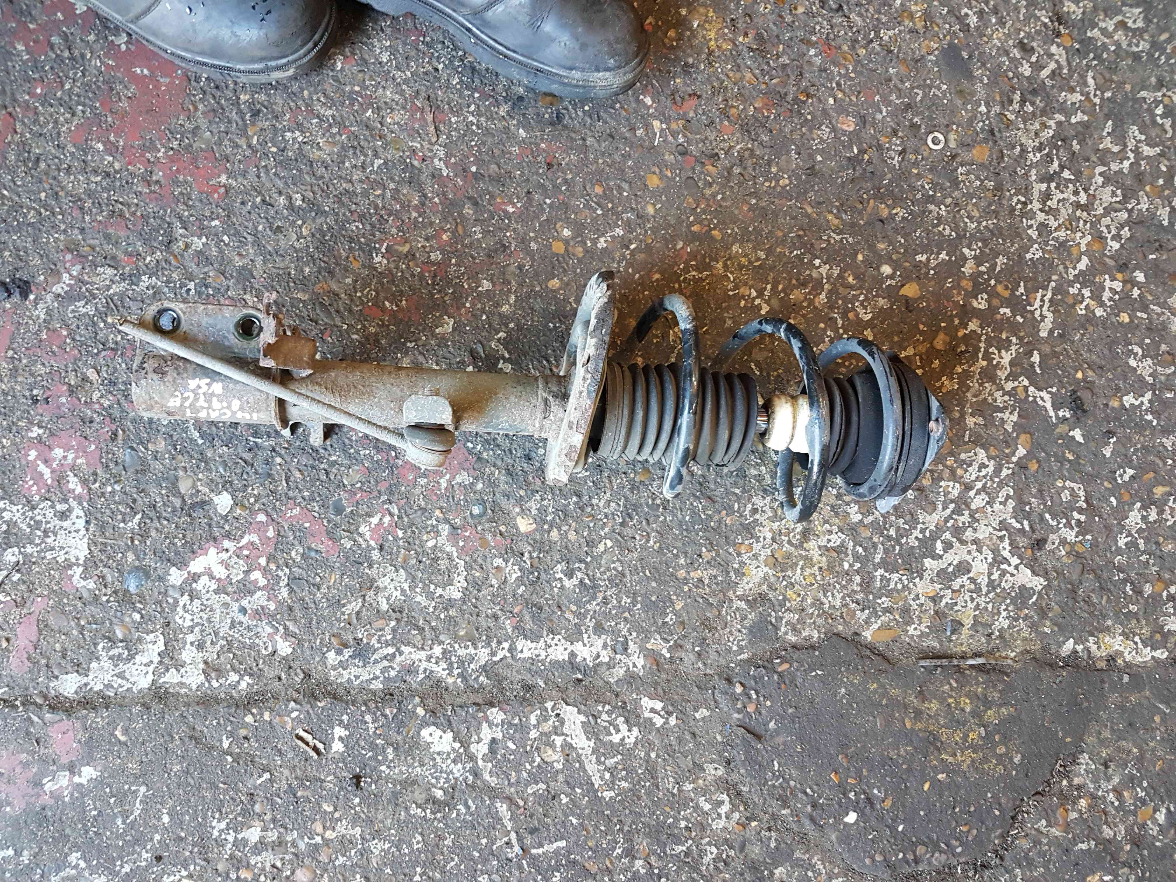 Thumb 3 Renault Captur 2013-2015 0.9 TCE Passenger Ns NSF Front Shock Spring Strut
