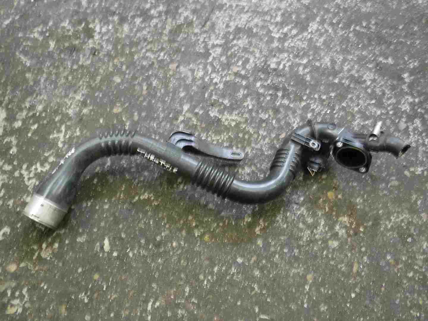 Renault Captur 2013-2015 0.9 tCe Turbo Throttle To Intercooler Pipe