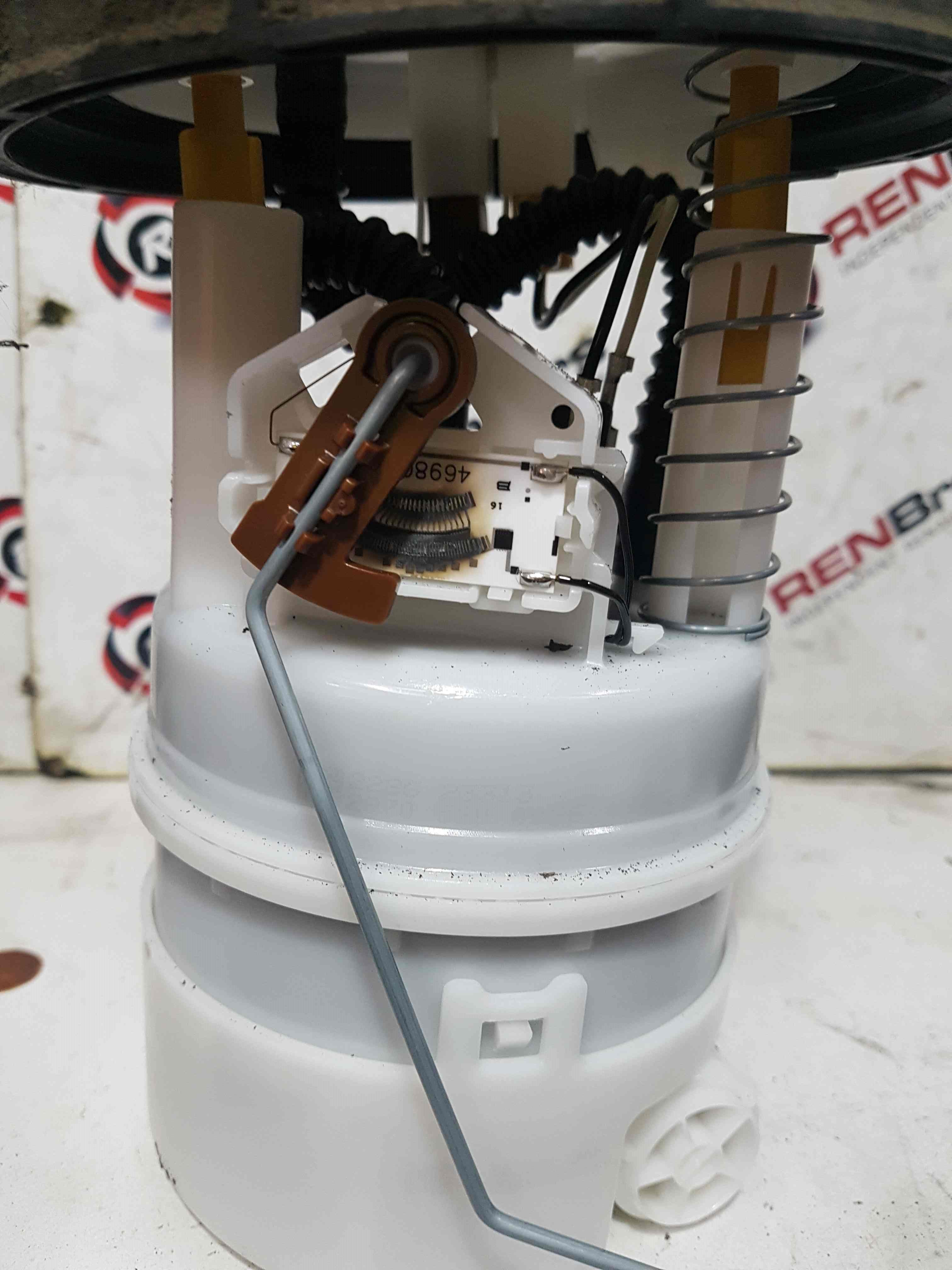 Thumb 3 Renault Captur 2013-2015 1.2 TCE Turbo Sender Unit Fuel Pump