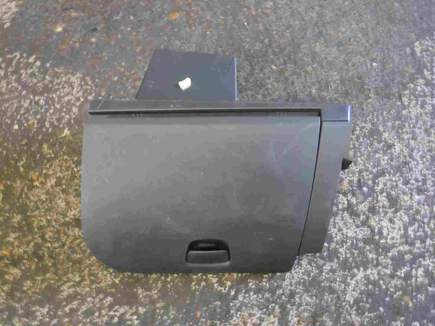 Renault Captur 2013-2015 Dashboard Glove Box