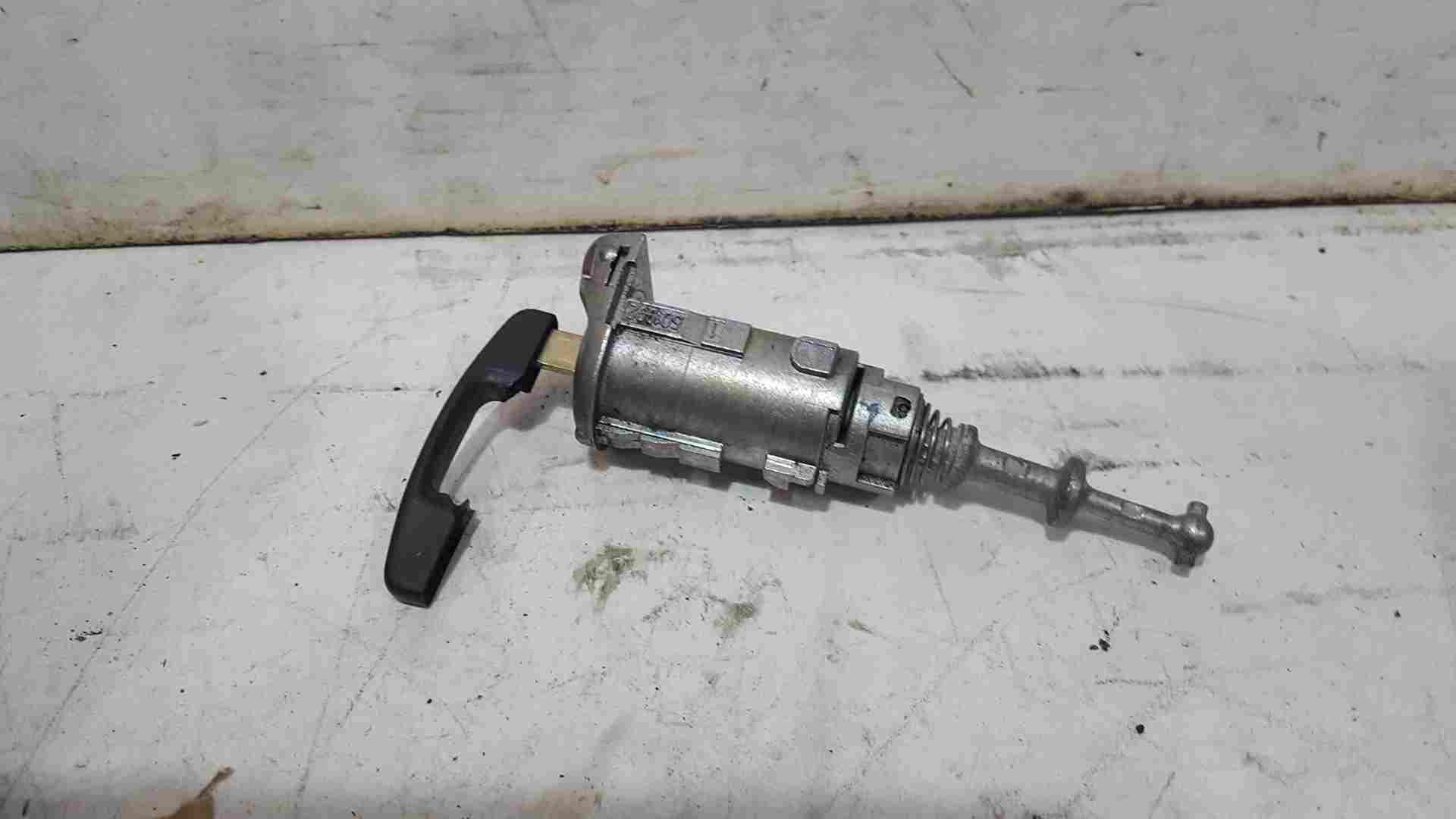 Thumb 3 Renault Captur 2013-2015 Door Lock Barrel + KEY
