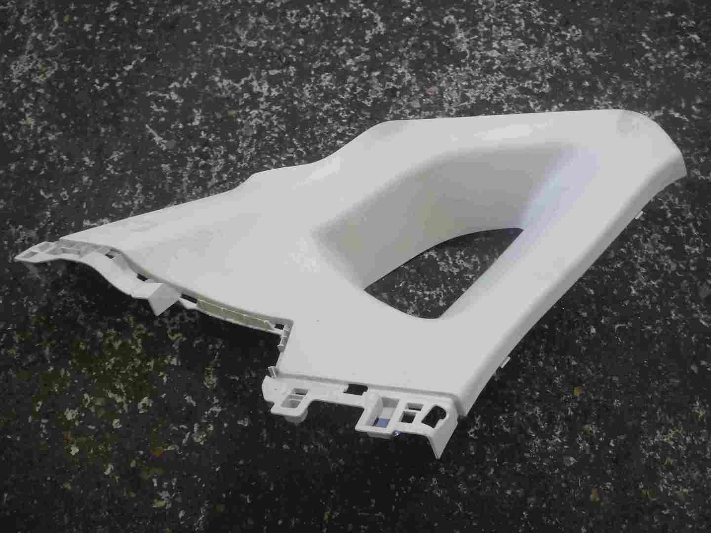 Renault Captur 2013-2015 Drivers OS Belt Surround Plastic