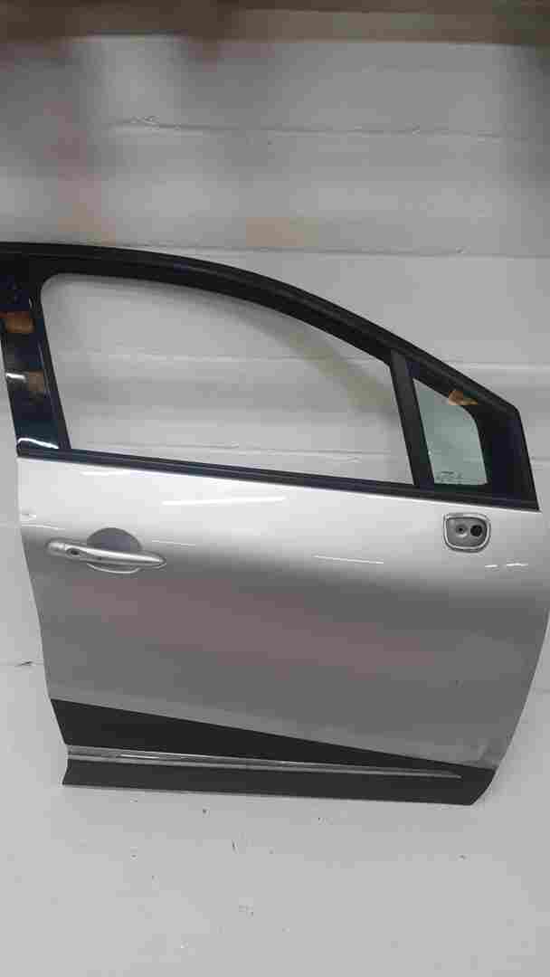 Thumb 2 Renault Captur 2013-2015 Drivers OSF Front Door Silver Bixnm