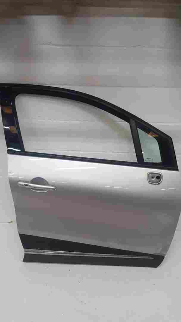 Thumb 4 Renault Captur 2013-2015 Drivers OSF Front Door Silver Bixnm