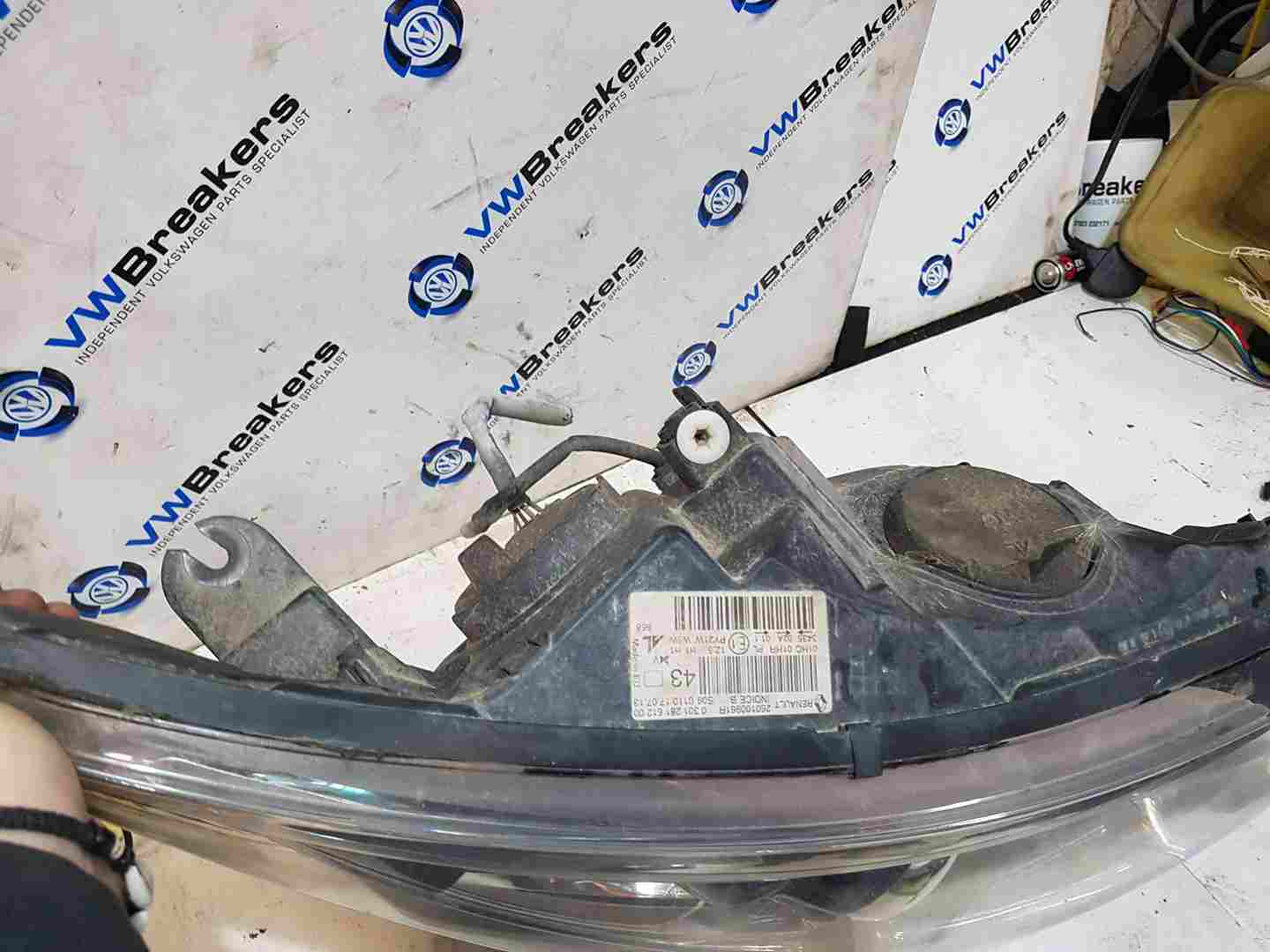 Thumb 4 Renault Captur 2013-2015 Drivers OSF Front Headlight 260100961R BROKEN TAB