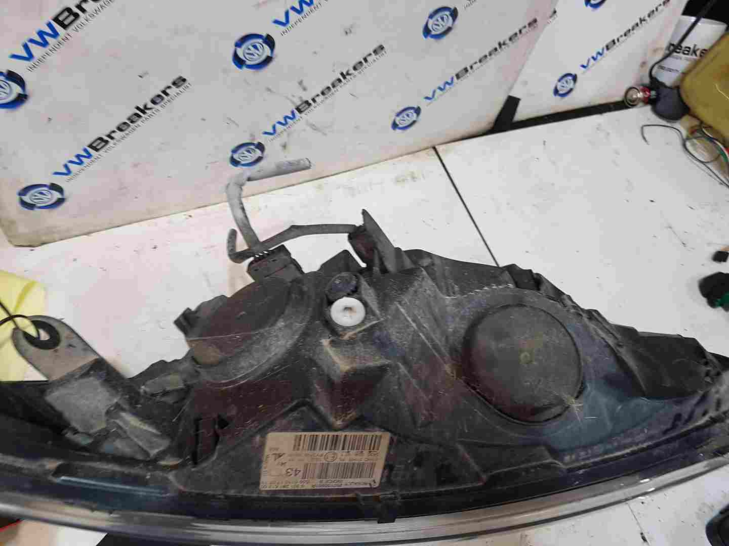 Thumb 5 Renault Captur 2013-2015 Drivers OSF Front Headlight 260100961R BROKEN TAB