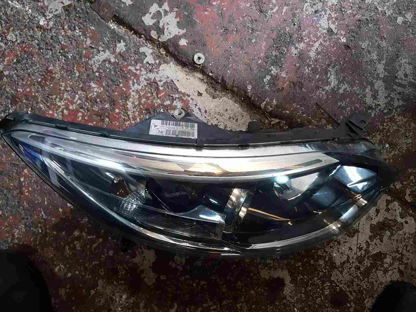 Thumb 3 Renault Captur 2013-2015 Drivers OSF Front Headlight 260104476r
