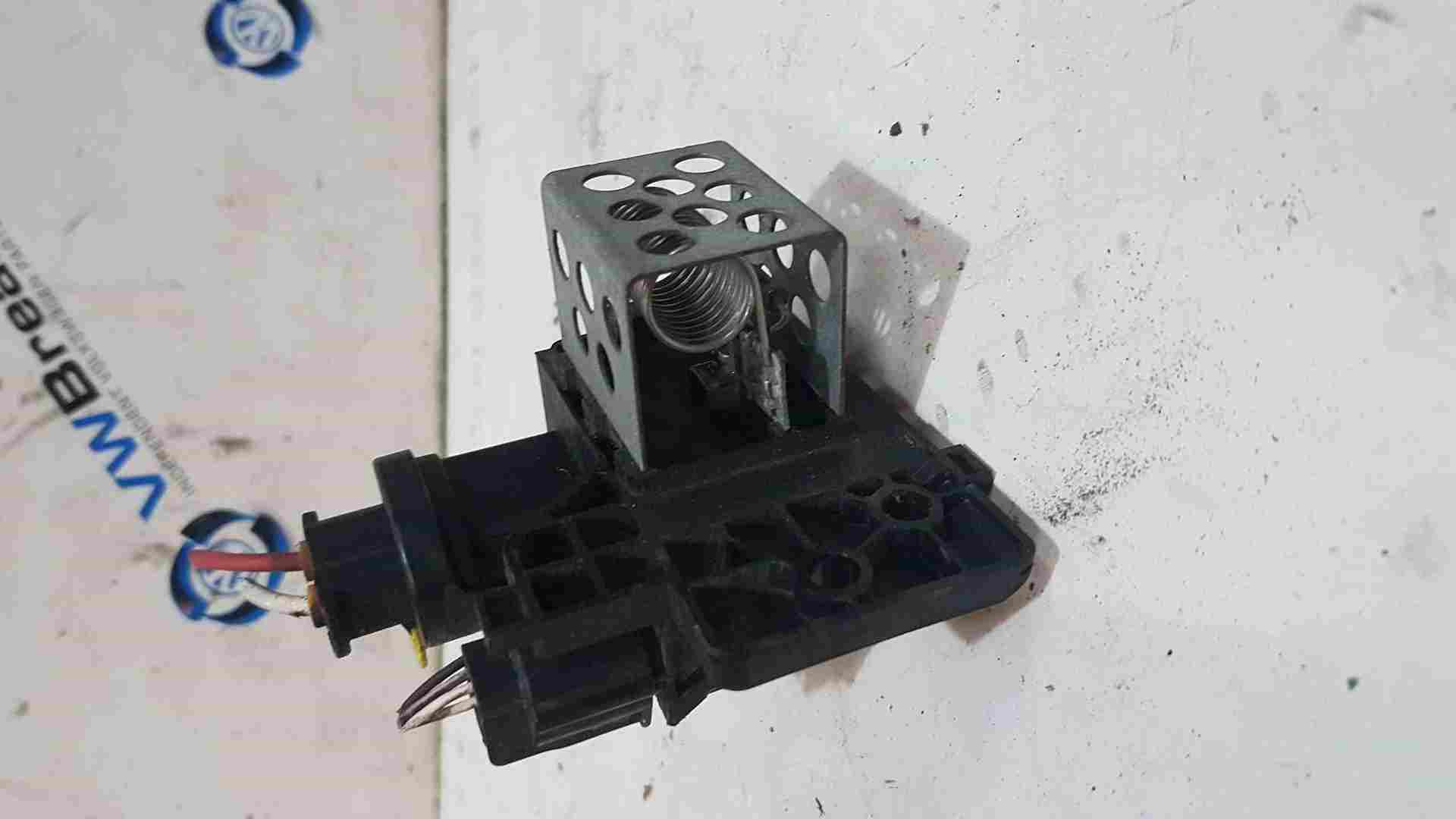 Thumb 3 Renault Captur 2013-2015 FAN Resistor 255503792R
