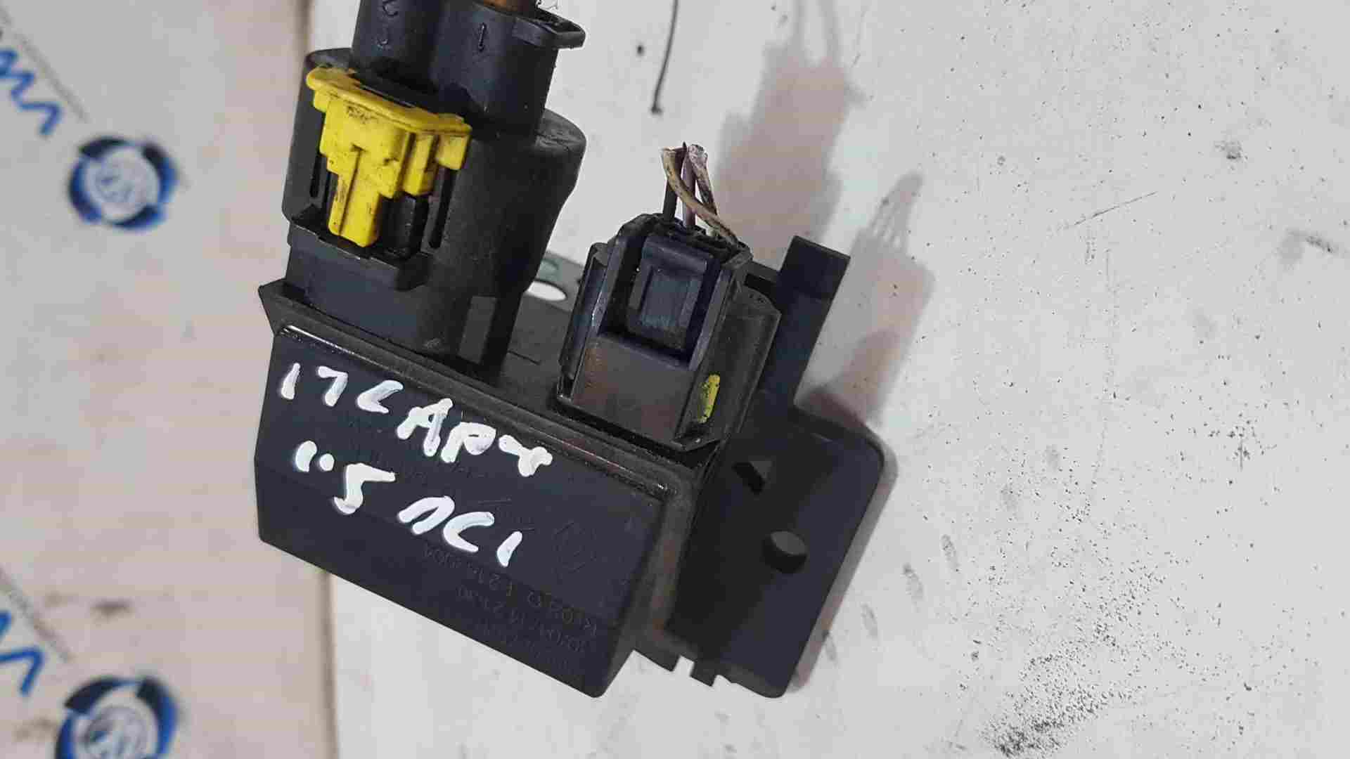 Thumb 6 Renault Captur 2013-2015 FAN Resistor 255503792R