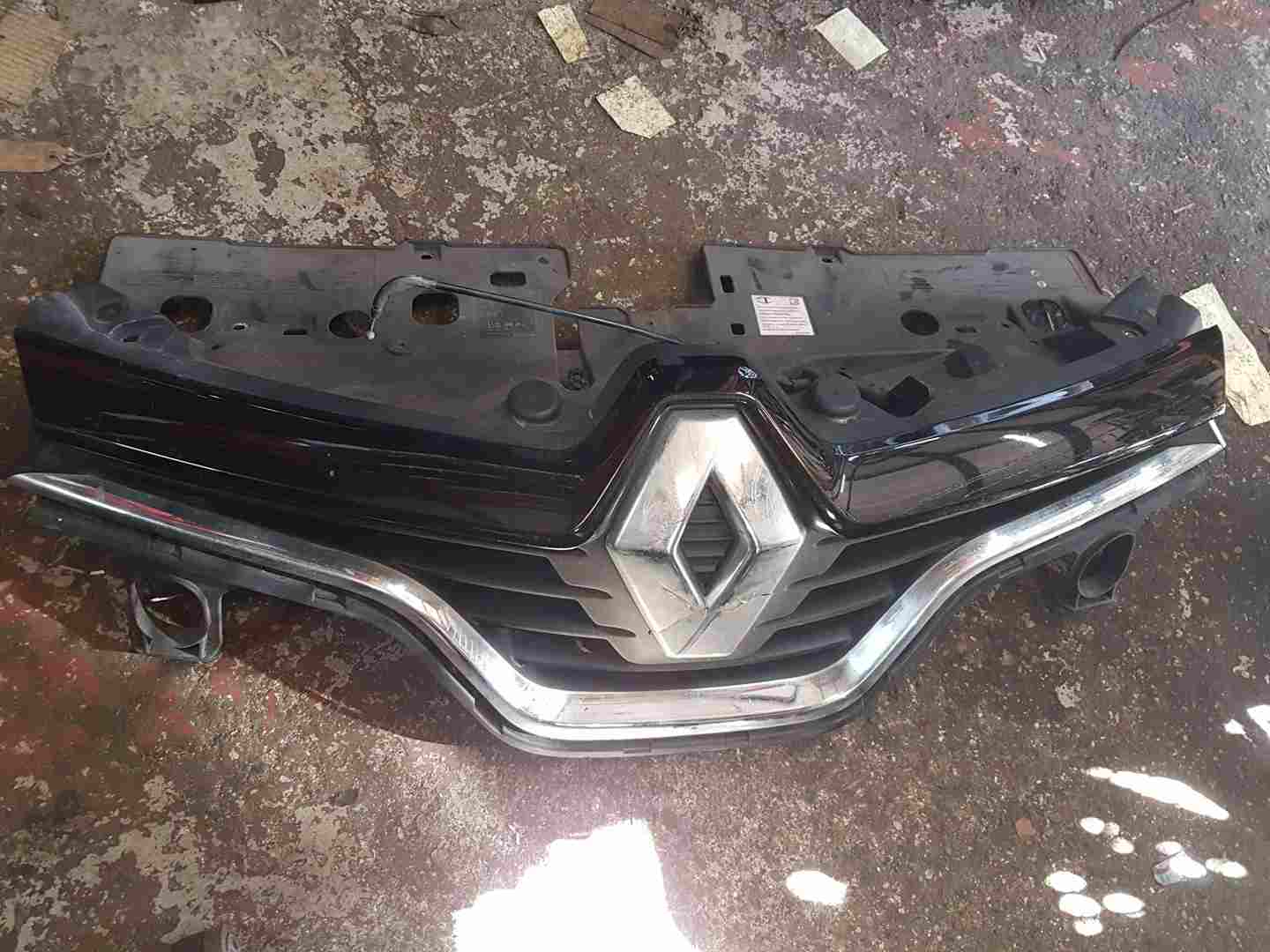 Renault Captur 2013-2015 Front Bumper Grill Grille 978186889R