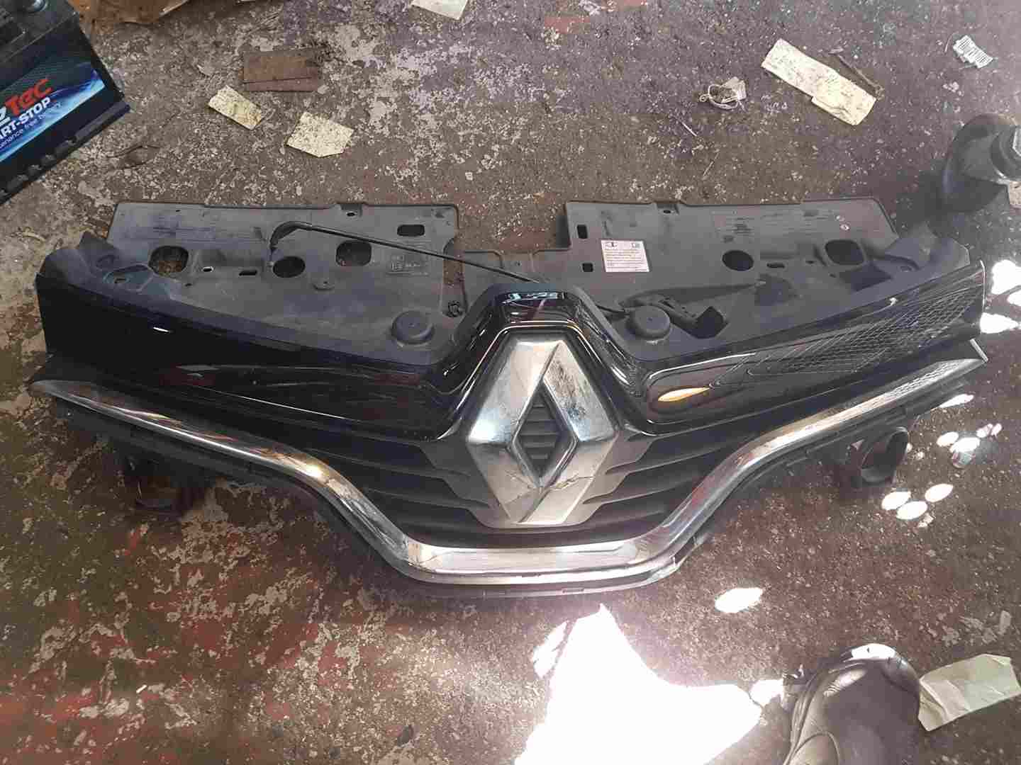 Thumb 7 Renault Captur 2013-2015 Front Bumper Grill Grille 978186889R
