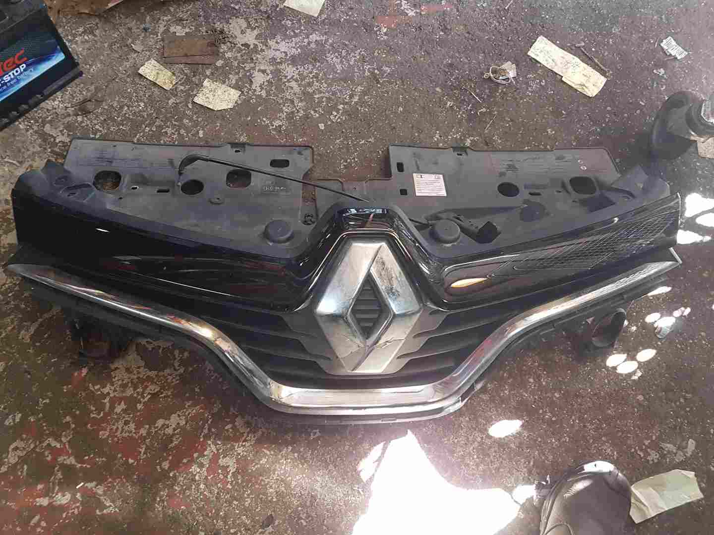 Thumb 8 Renault Captur 2013-2015 Front Bumper Grill Grille 978186889R