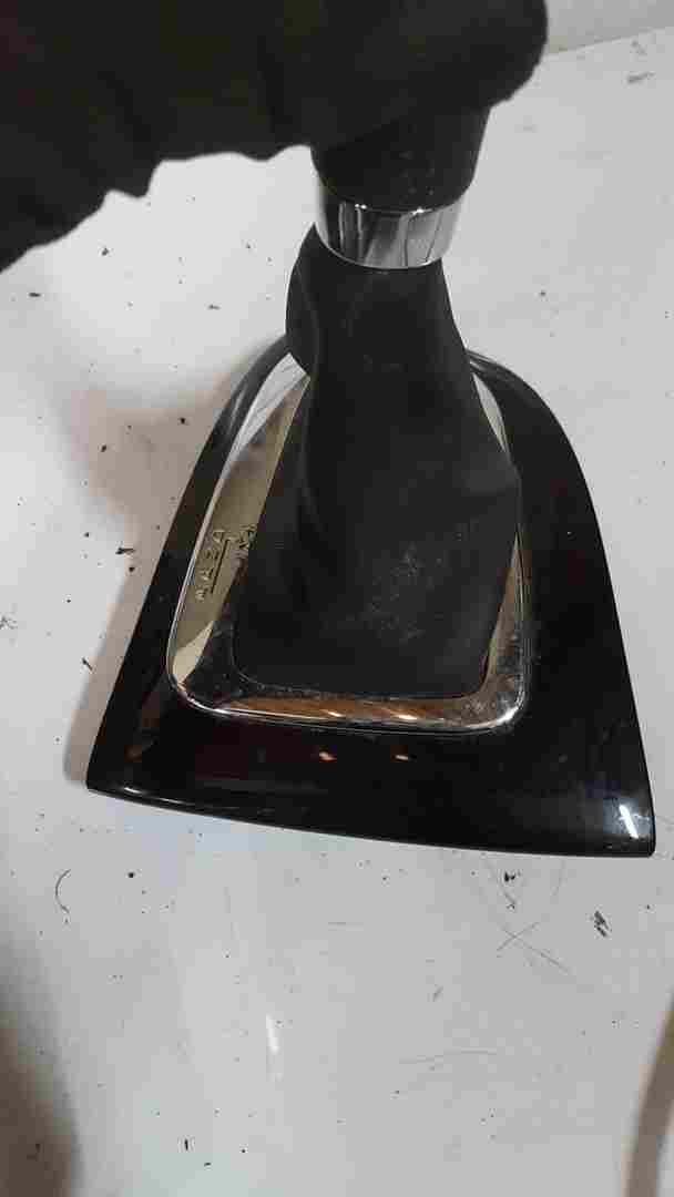 Thumb 5 Renault Captur 2013-2015 Gearstick Gaitor Boot Leather Cover AND Knob Auto