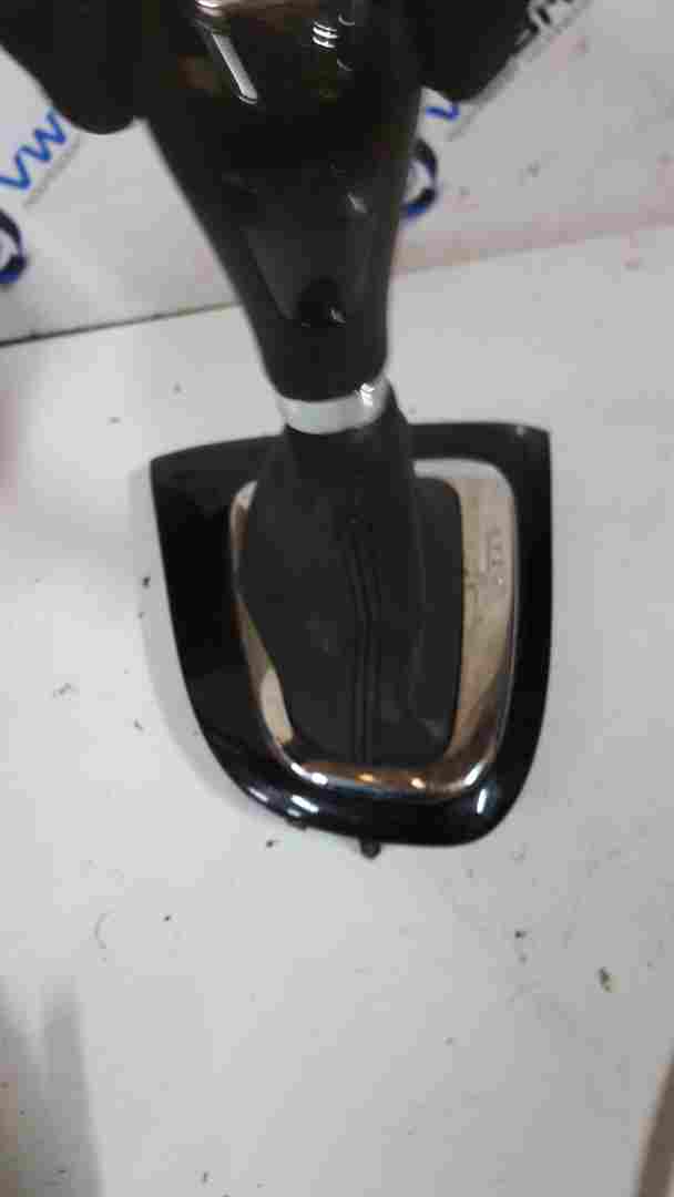 Thumb 7 Renault Captur 2013-2015 Gearstick Gaitor Boot Leather Cover AND Knob Auto