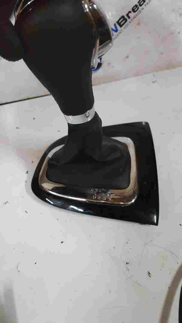 Thumb 8 Renault Captur 2013-2015 Gearstick Gaitor Boot Leather Cover AND Knob Auto