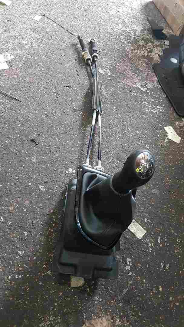 Thumb 2 Renault Captur 2013-2015 Gearstick Mechanism + Cables 5 Speed 349016019r