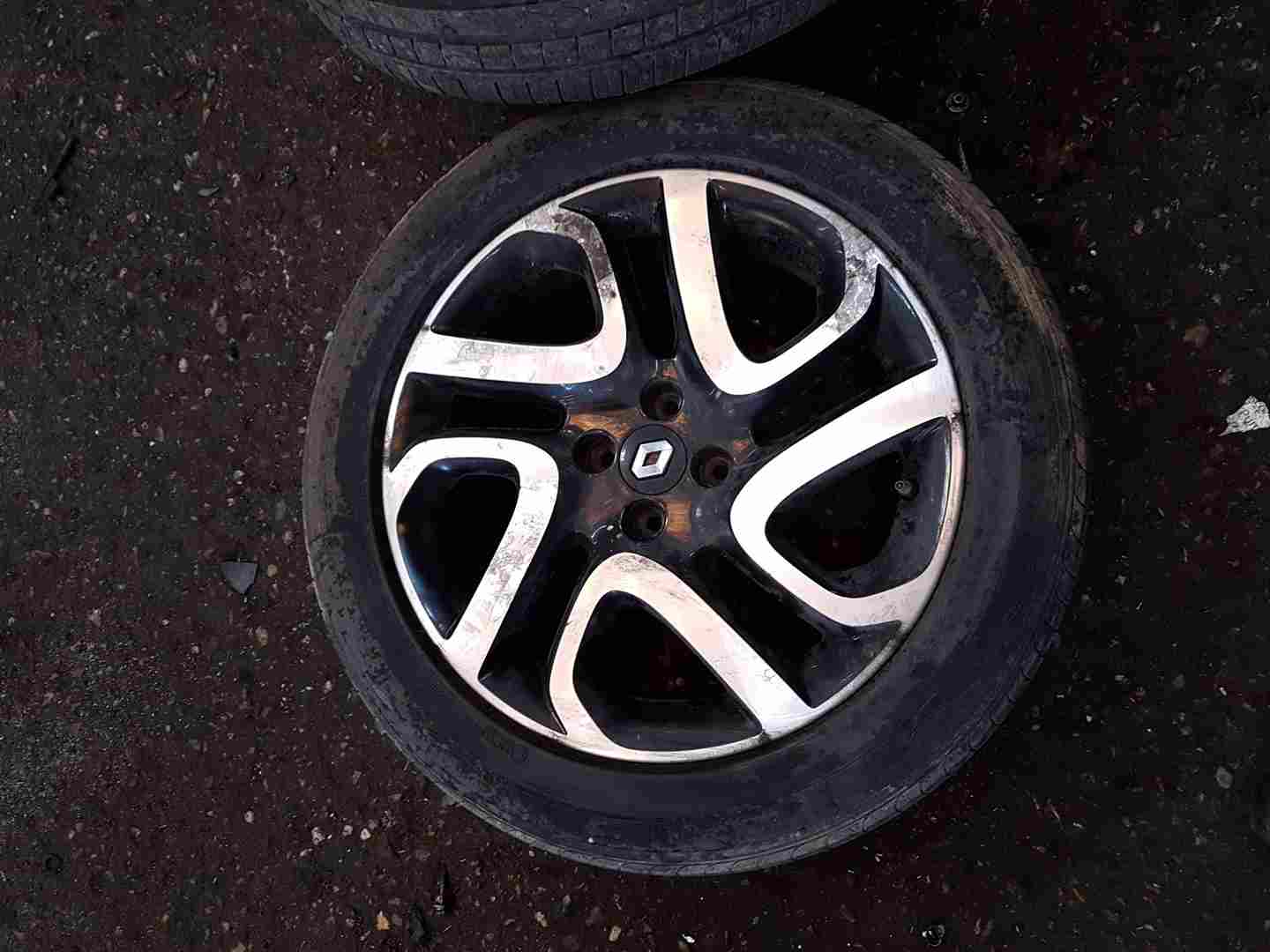 Thumb 2 Renault Captur 2013-2015 Ivory Diamond Fastgame Alloy Wheel + Tyre 205 55 17 5M
