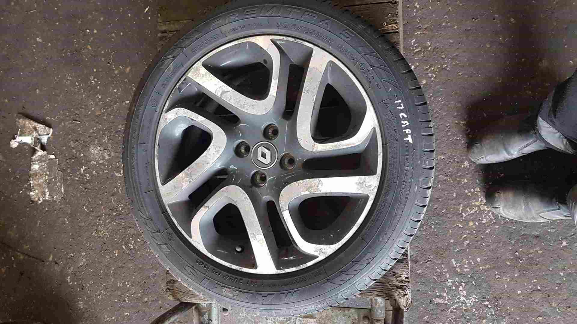 Renault Captur 2013-2015 Ivory Diamond Fastgame Alloy Wheel + Tyre 205 55 17 6mm