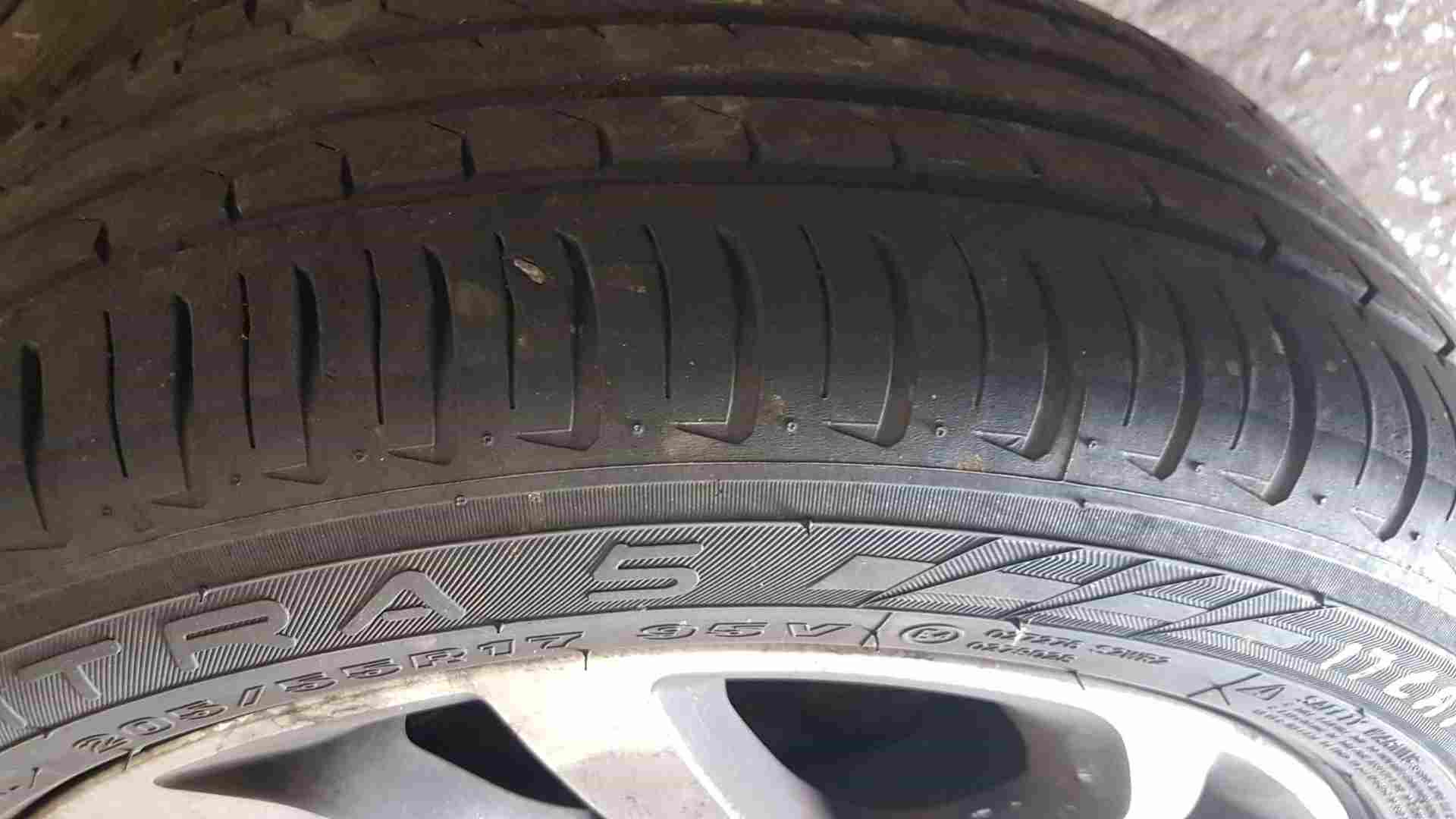 Thumb 3 Renault Captur 2013-2015 Ivory Diamond Fastgame Alloy Wheel + Tyre 205 55 17 6mm
