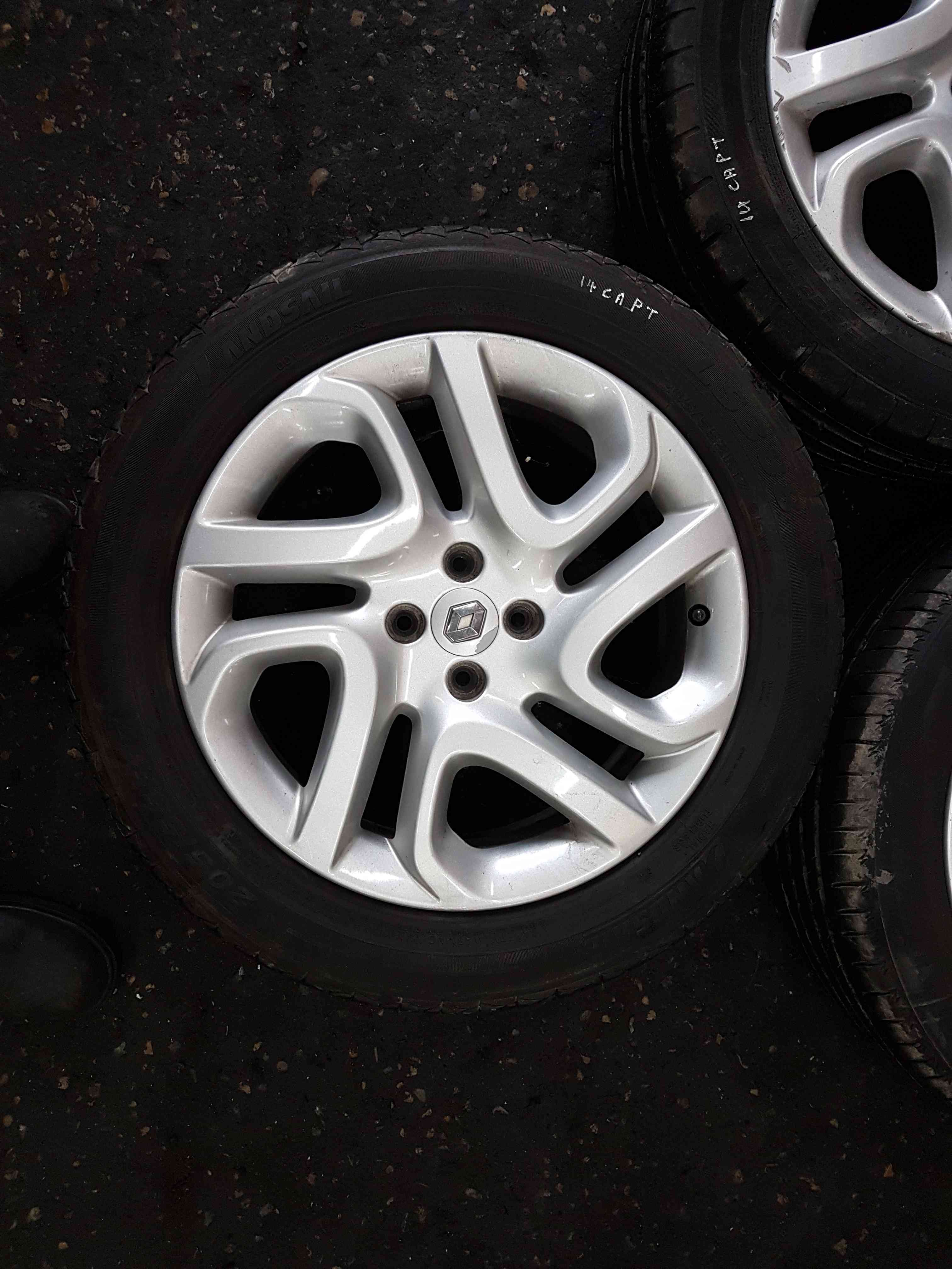 Thumb 2 Renault Captur 2013-2015 Ivory Diamond Fastgame Alloy Wheel + Tyre 205 55 17 6Mm