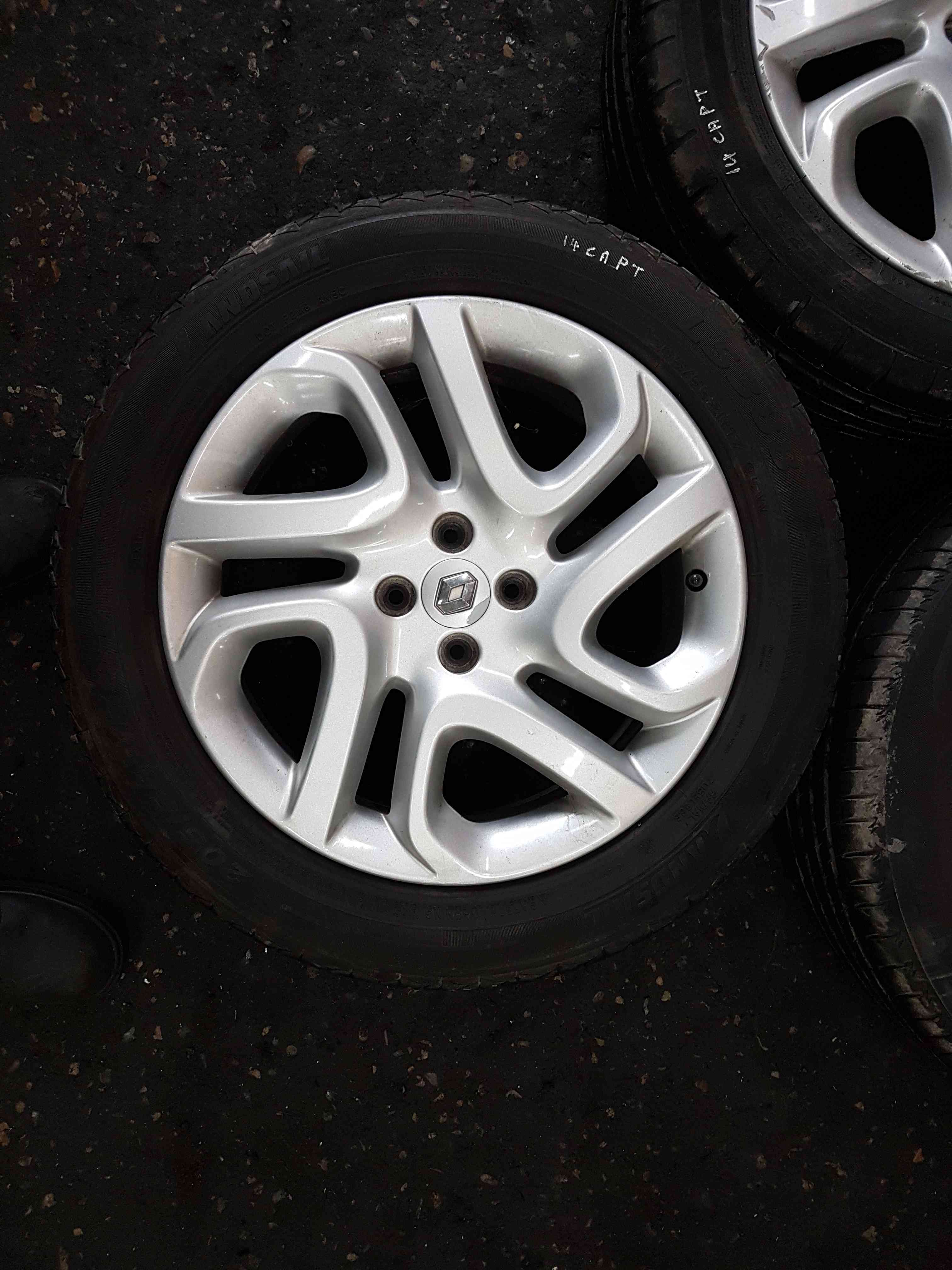 Thumb 3 Renault Captur 2013-2015 Ivory Diamond Fastgame Alloy Wheel + Tyre 205 55 17 6Mm
