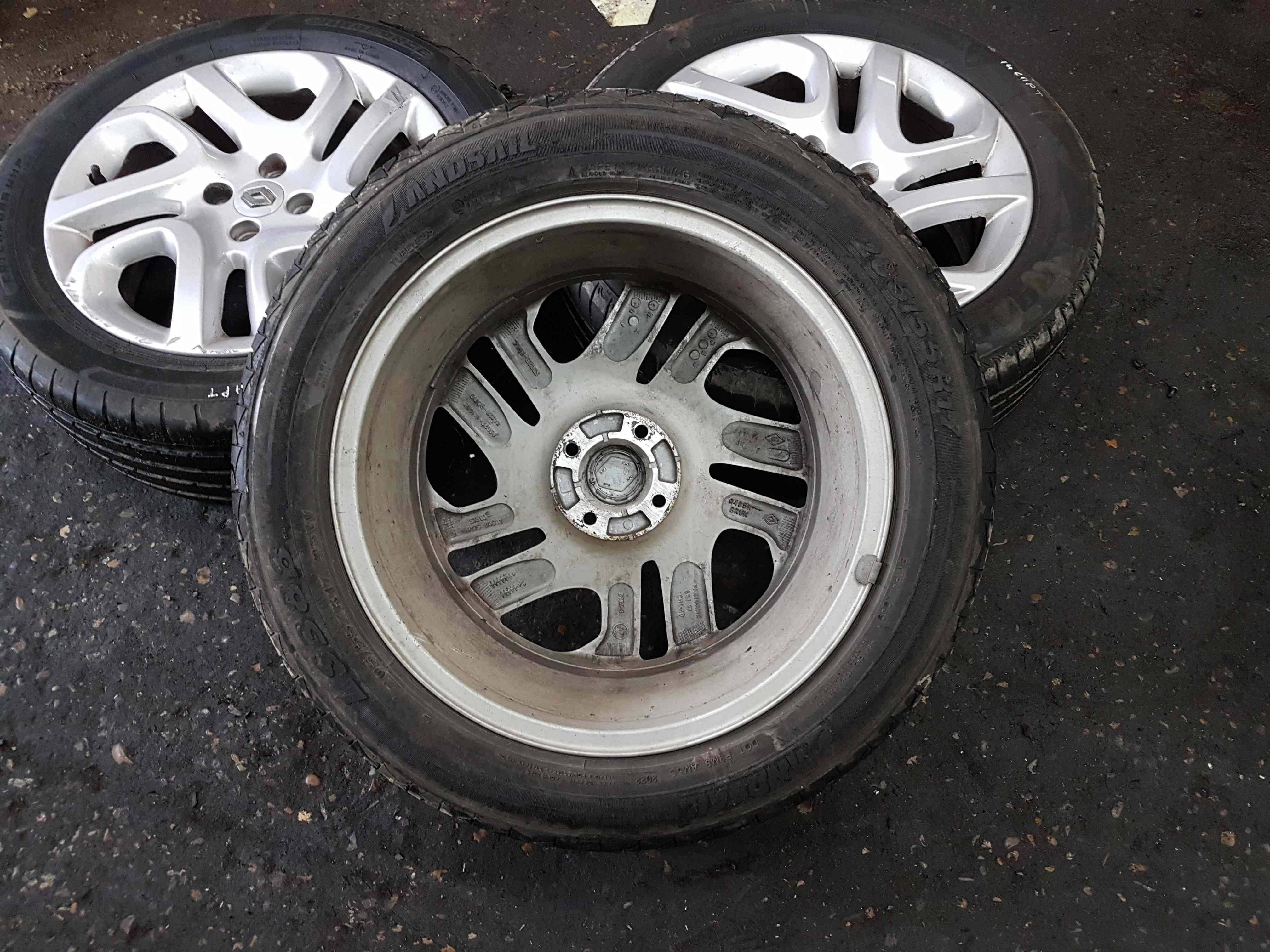 Thumb 7 Renault Captur 2013-2015 Ivory Diamond Fastgame Alloy Wheel + Tyre 205 55 17 6Mm