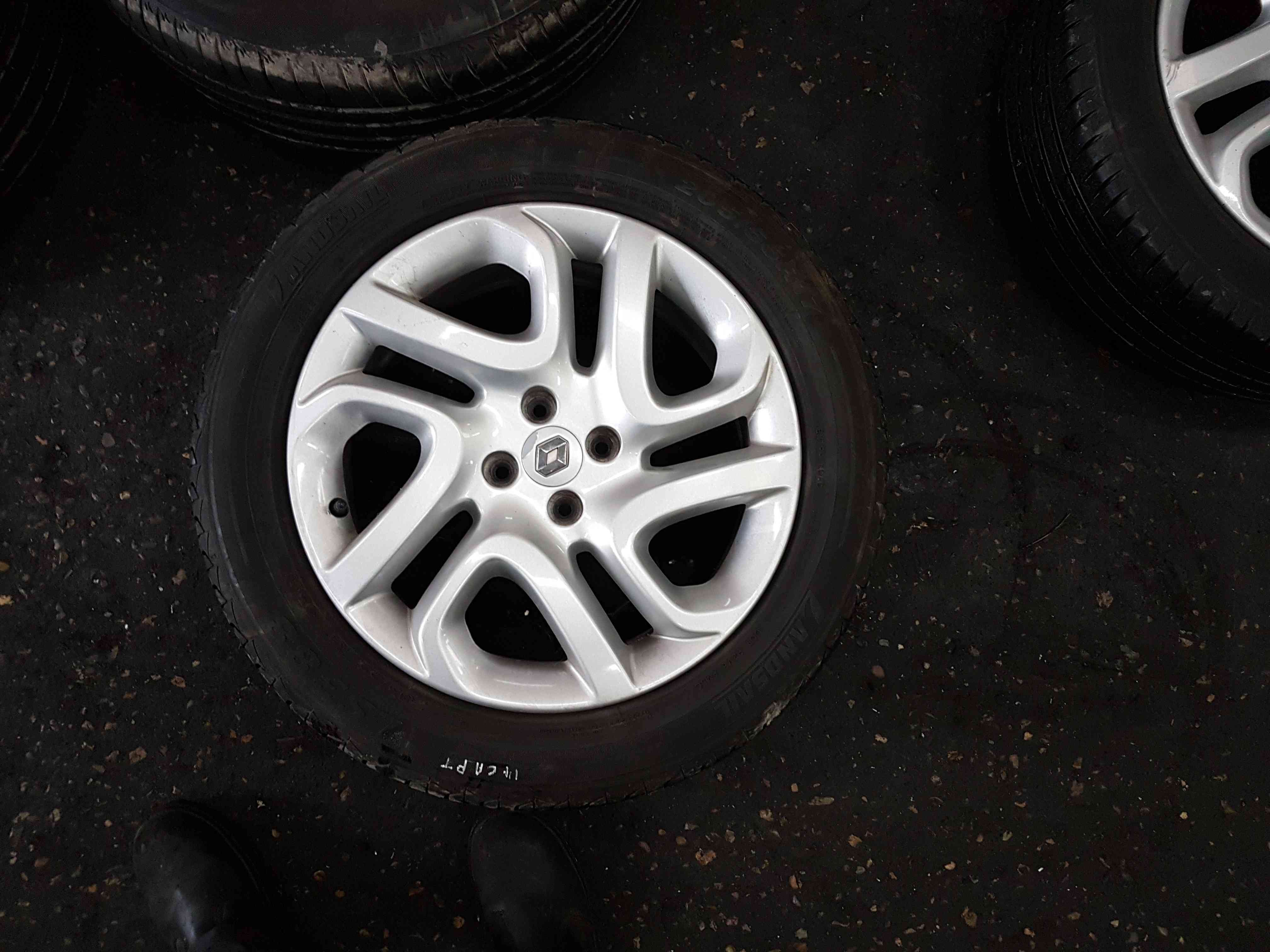 Thumb 10 Renault Captur 2013-2015 Ivory Diamond Fastgame Alloy Wheel + Tyre 205 55 17 6Mm