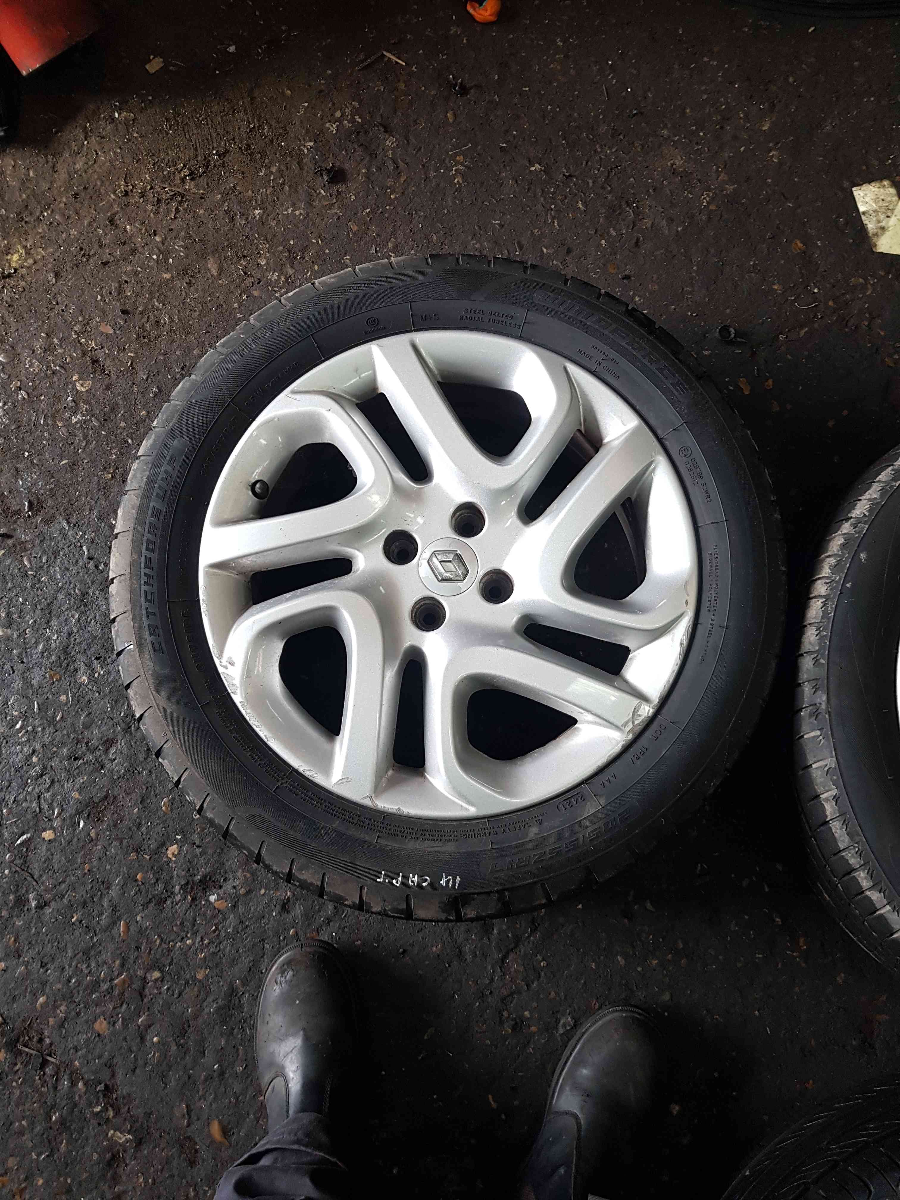 Thumb 2 Renault Captur 2013-2015 Ivory Diamond Fastgame Alloy Wheel + Tyre 205 55 17 6Mm