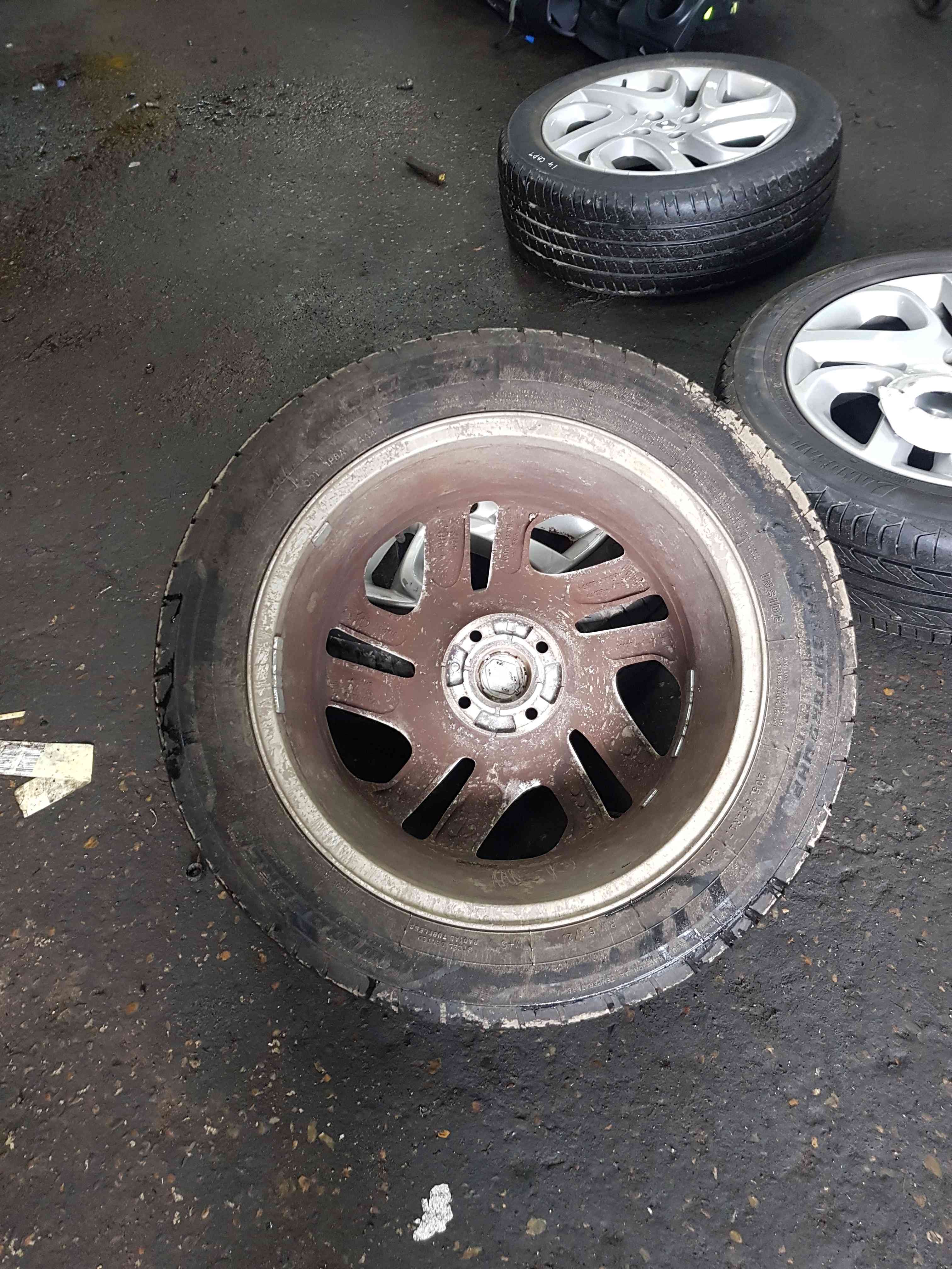 Thumb 8 Renault Captur 2013-2015 Ivory Diamond Fastgame Alloy Wheel + Tyre 205 55 17 6Mm