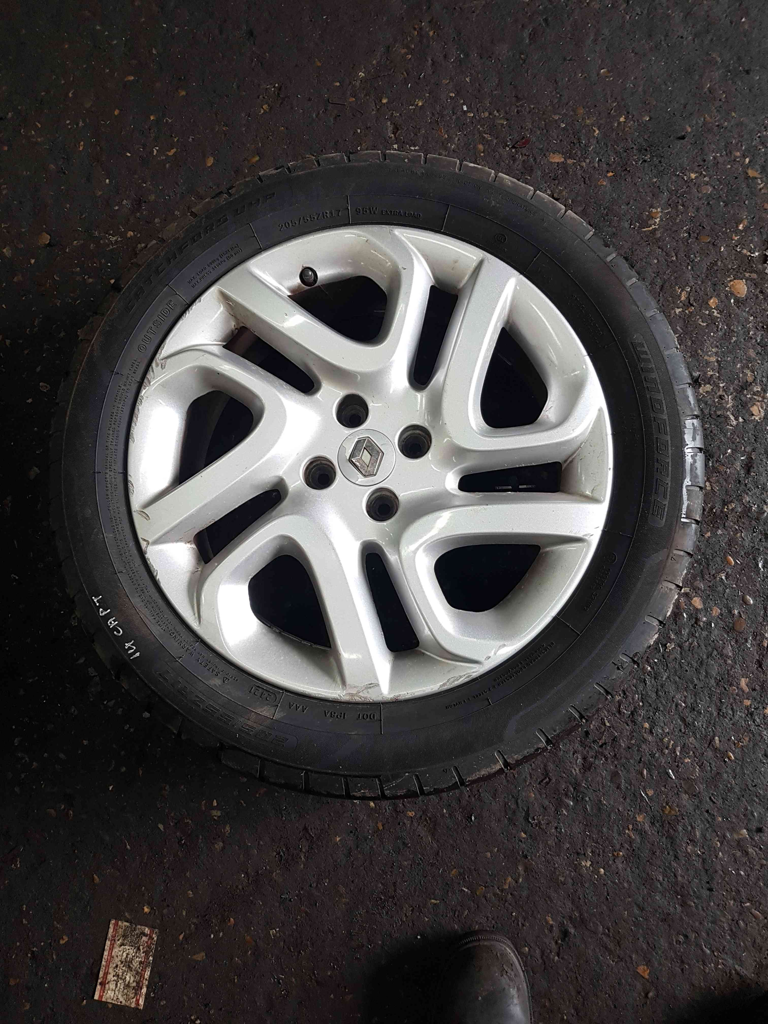 Thumb 10 Renault Captur 2013-2015 Ivory Diamond Fastgame Alloy Wheel + Tyre 205 55 17 6Mm