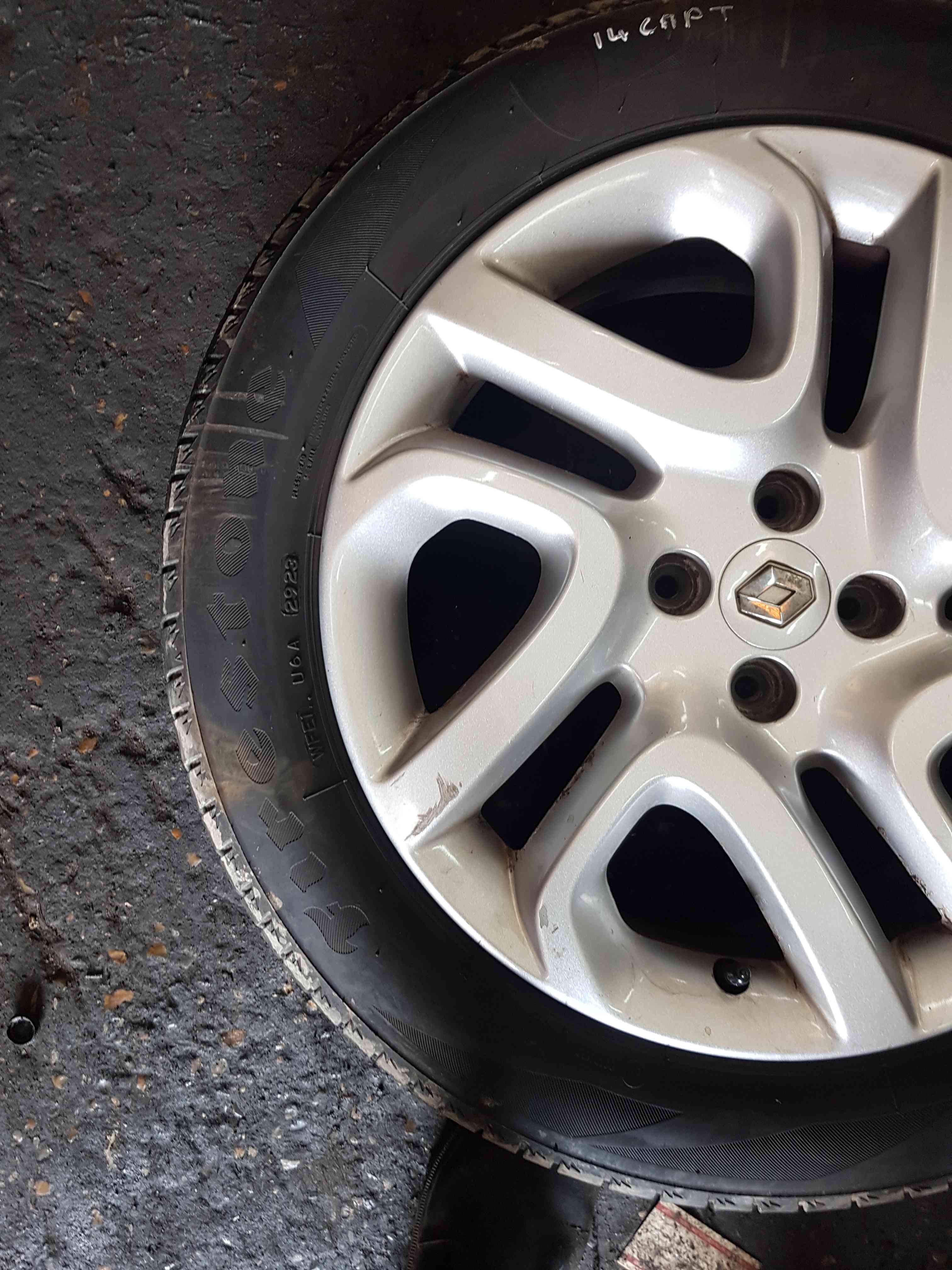 Thumb 3 Renault Captur 2013-2015 Ivory Diamond Fastgame Alloy Wheel + Tyre 205 55 17 6Mm