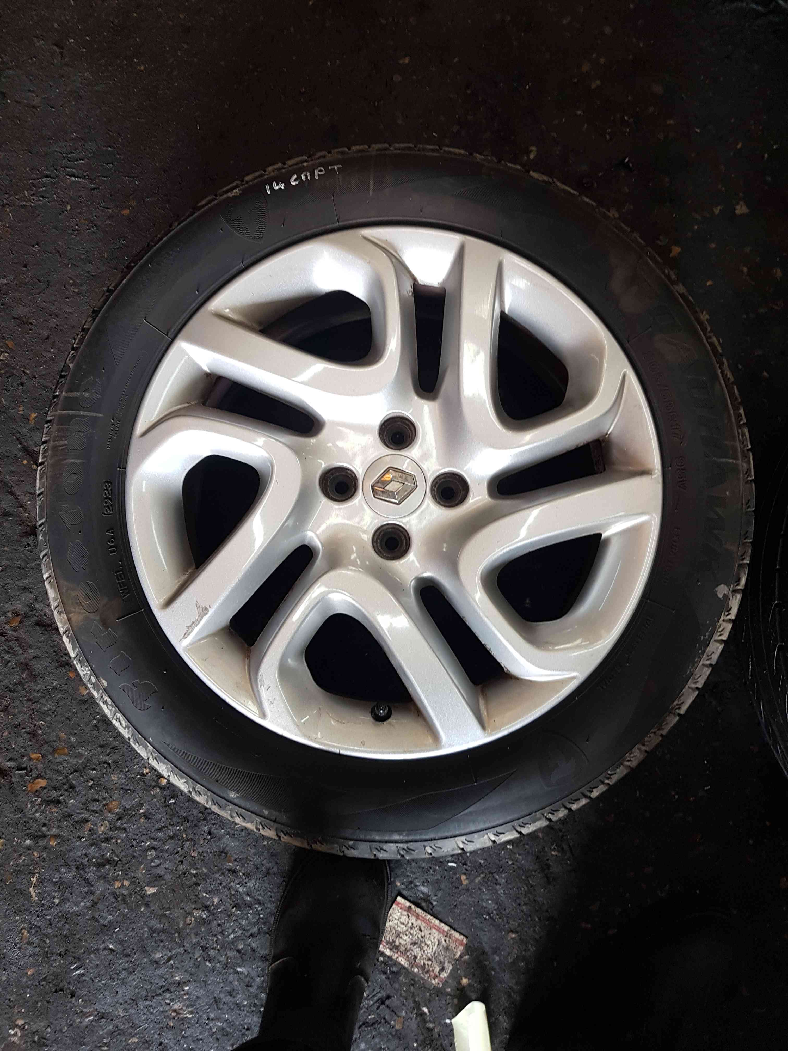 Thumb 5 Renault Captur 2013-2015 Ivory Diamond Fastgame Alloy Wheel + Tyre 205 55 17 6Mm