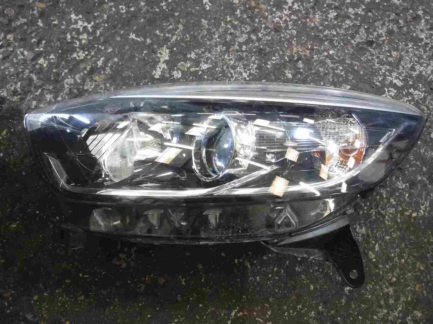 Renault Captur 2013-2015 Passenger NSF Front Headlight SR