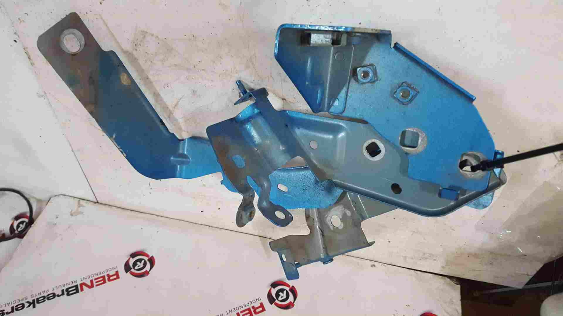 Thumb 3 Renault Captur 2013-2015 Passenger NSF Front Wing To Chassis Bracket Support
