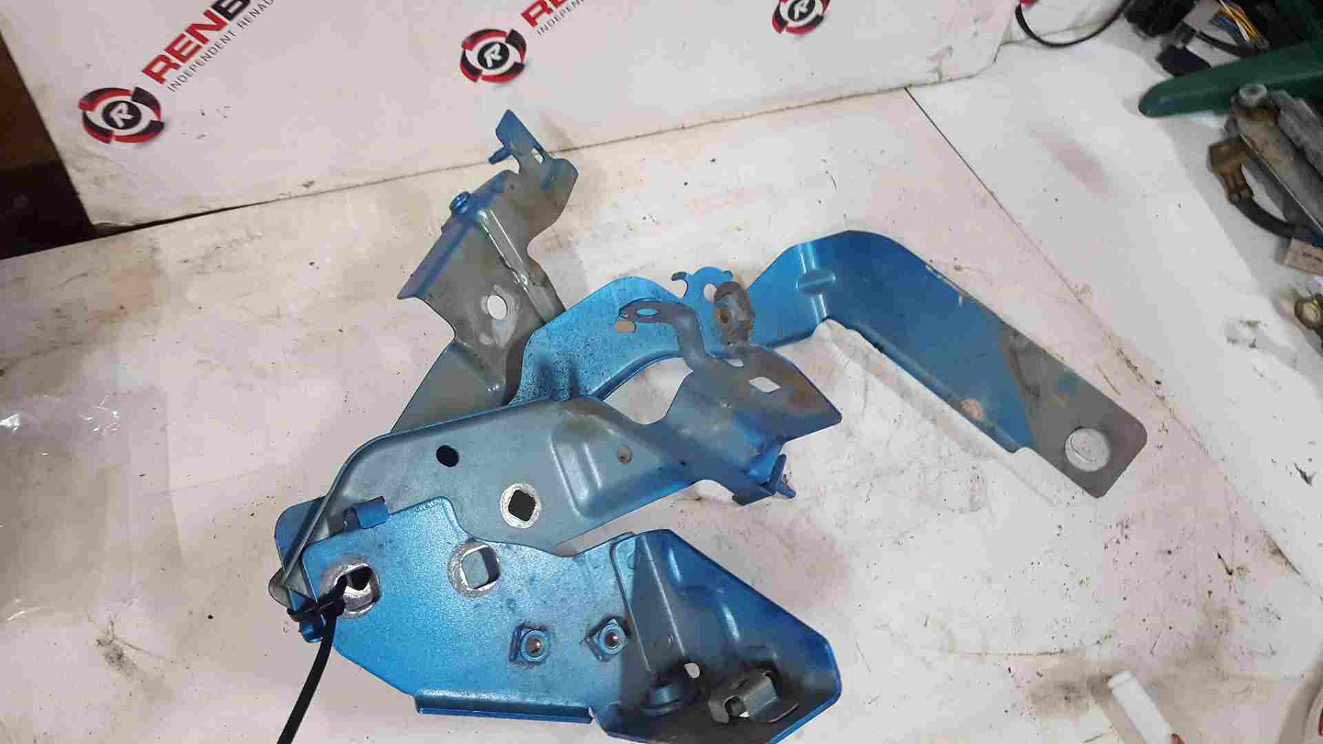 Thumb 5 Renault Captur 2013-2015 Passenger NSF Front Wing To Chassis Bracket Support