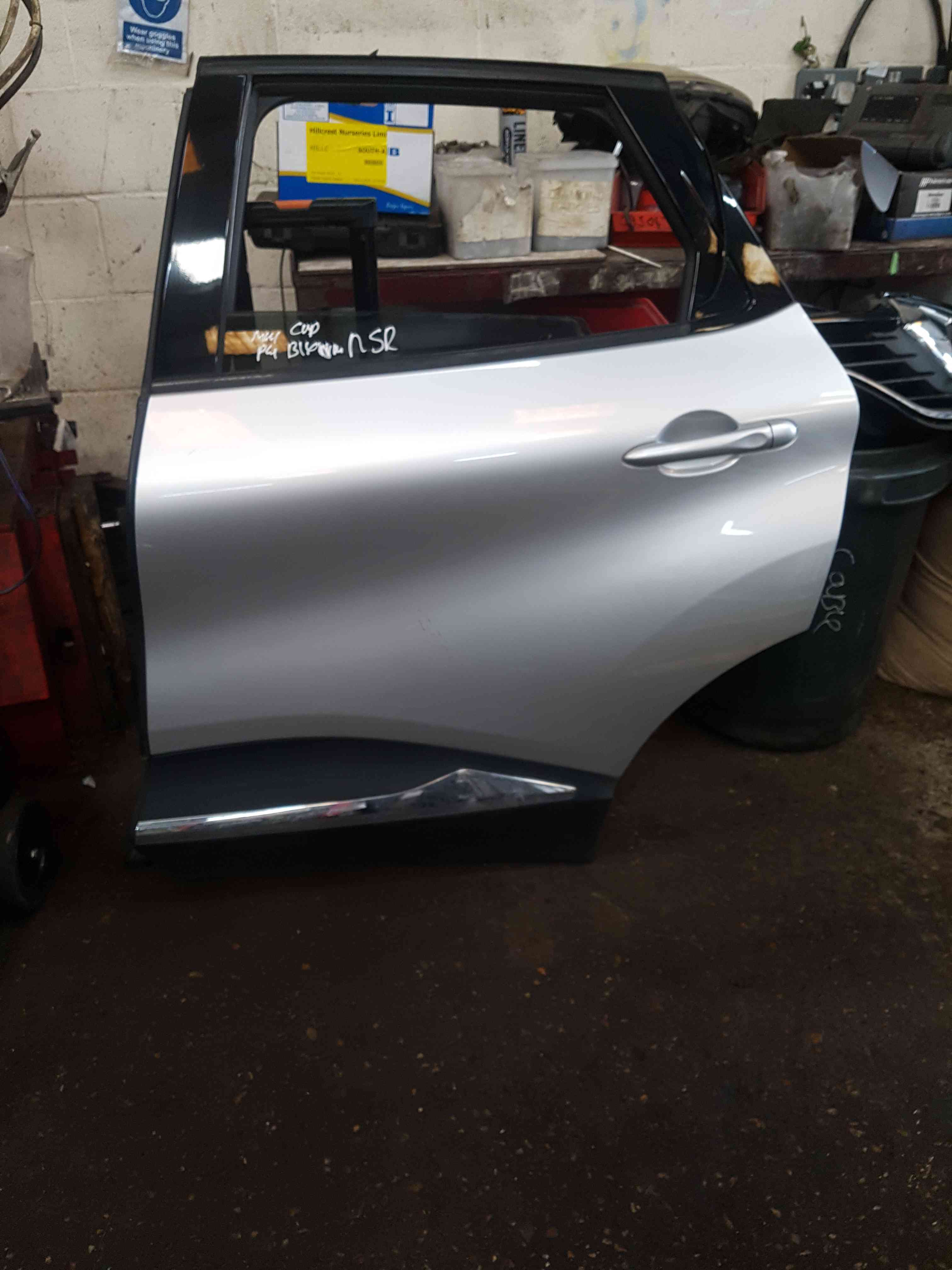 Thumb 2 Renault Captur 2013-2015 Passenger NSR Rear Door Silver Bixnm Scratched