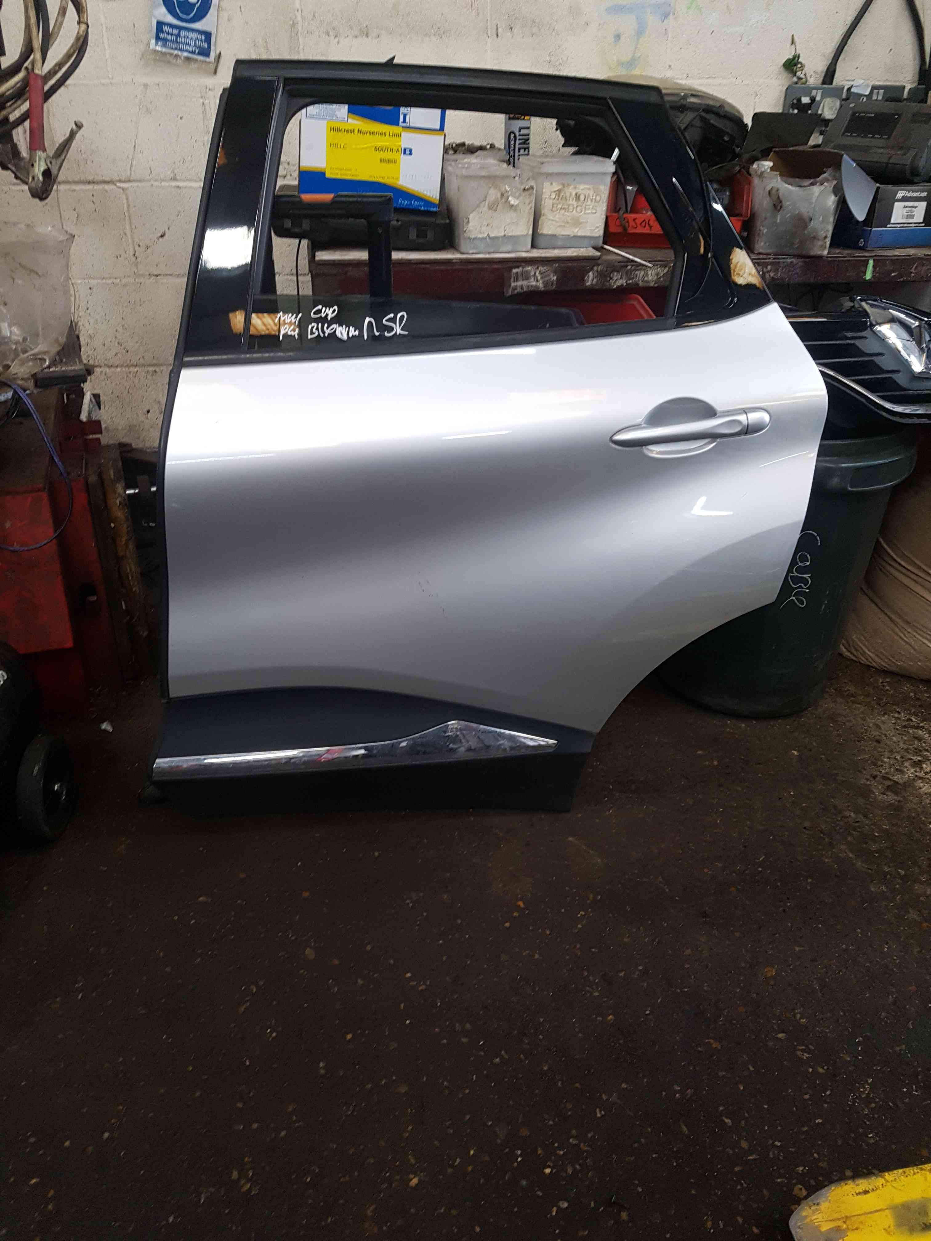 Thumb 12 Renault Captur 2013-2015 Passenger NSR Rear Door Silver Bixnm Scratched