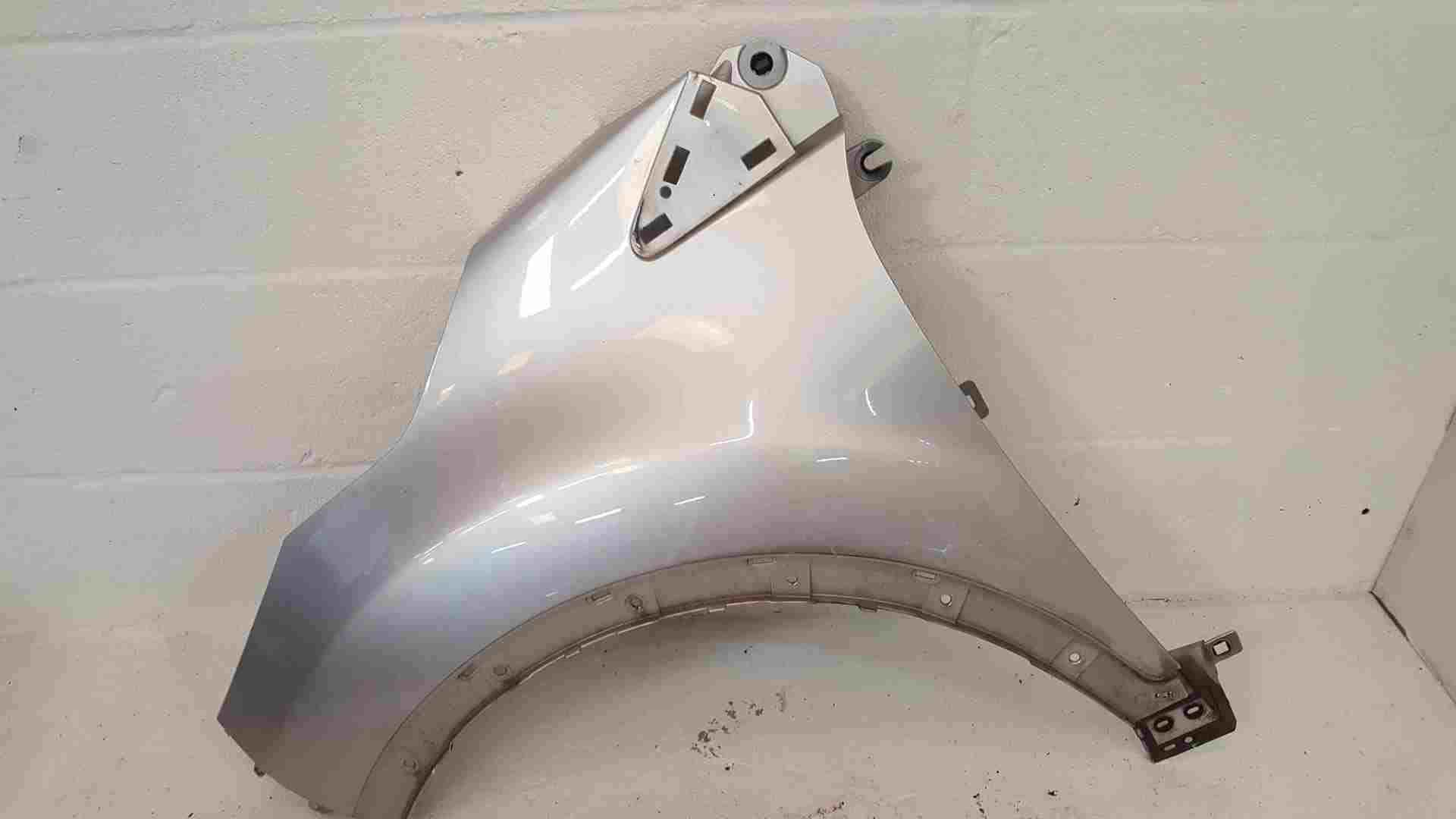 Thumb 3 Renault Captur 2013-2015 Passenger NSF Wing Quarter Panel Silver Bixnm
