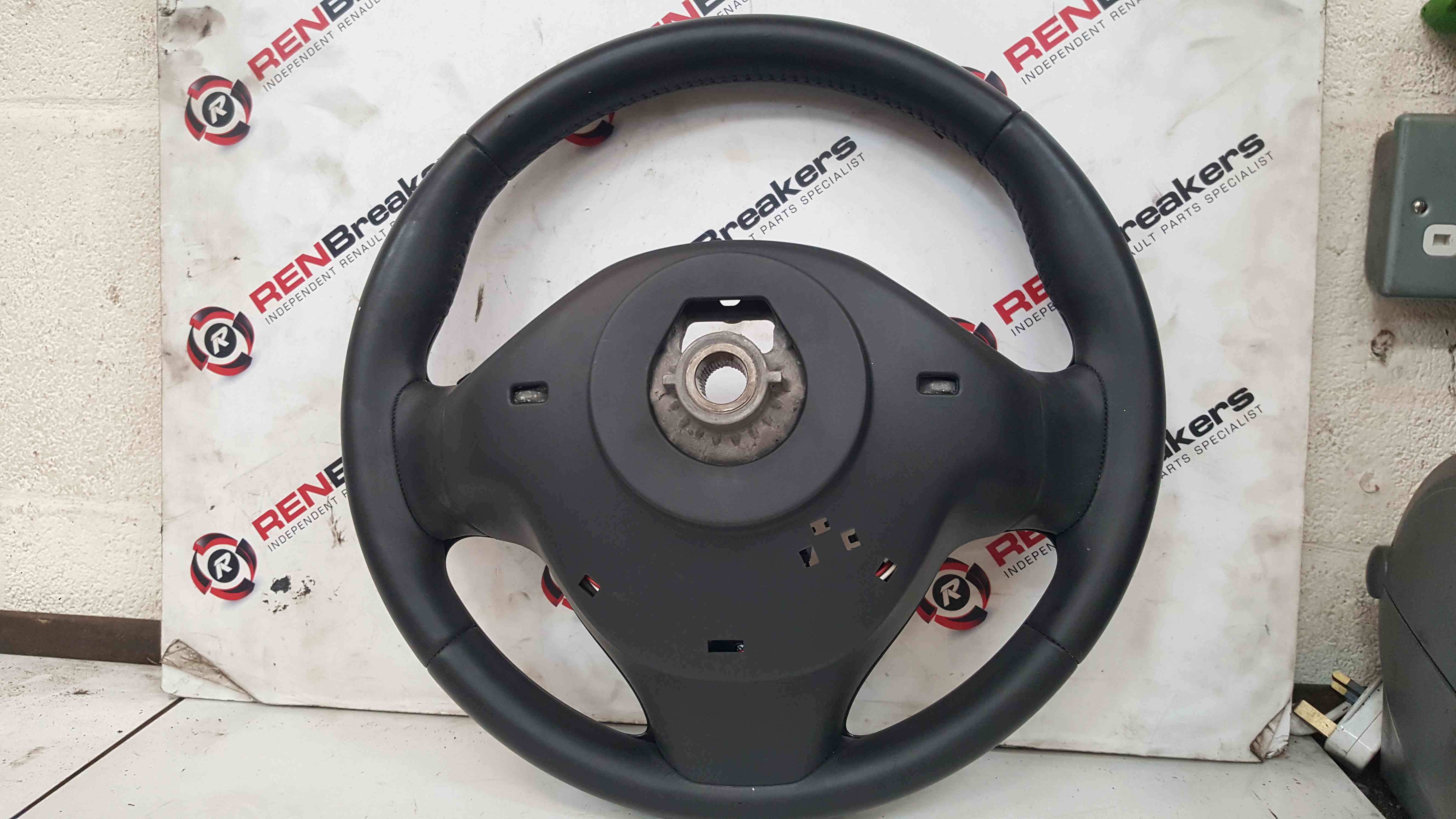 Renault Captur 2013-2015 Steering Wheel  Cruise Voice Control Fibre Effect 