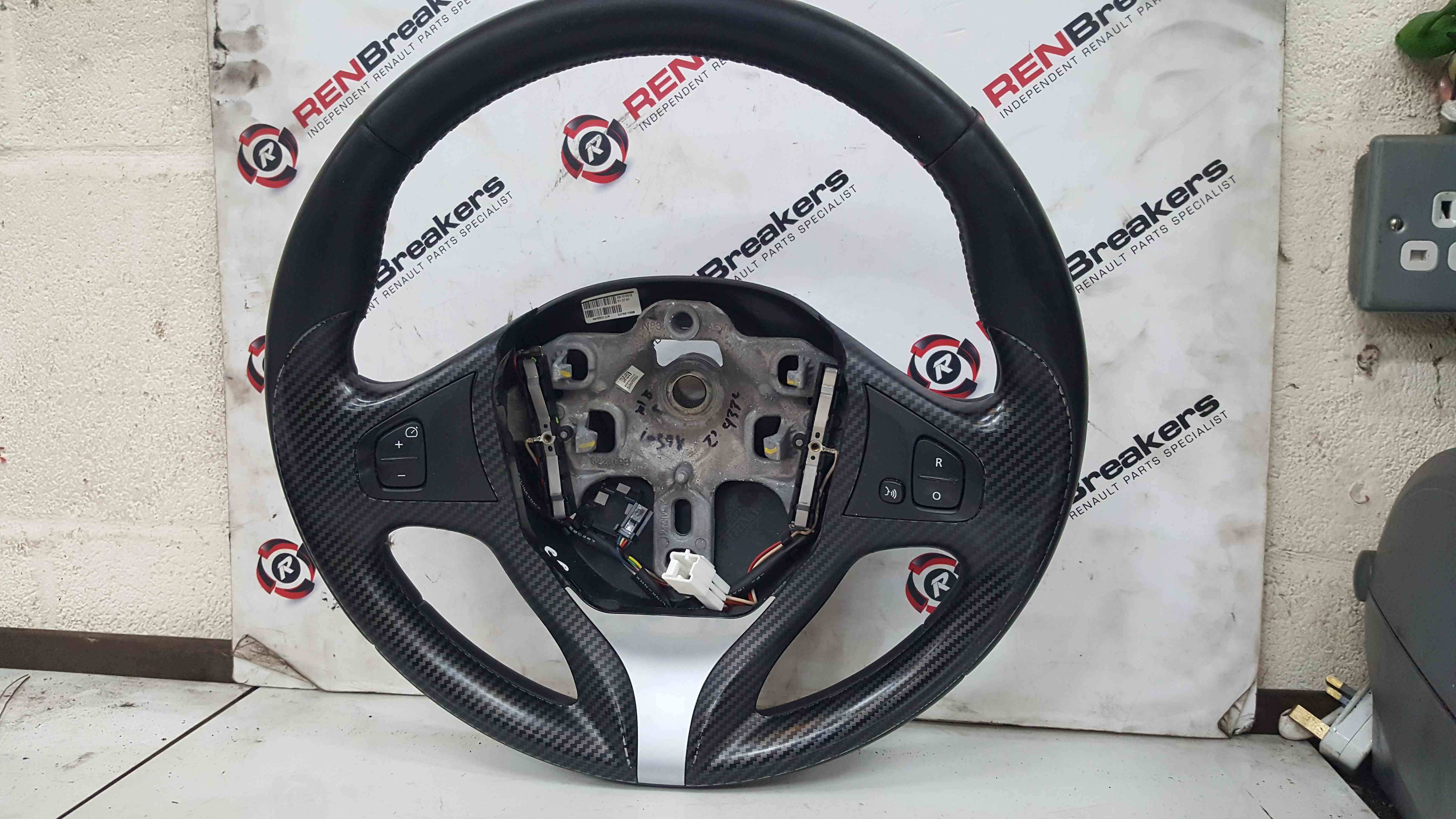Renault Captur 2013-2015 Steering Wheel  Cruise Voice Control Fibre Effect 