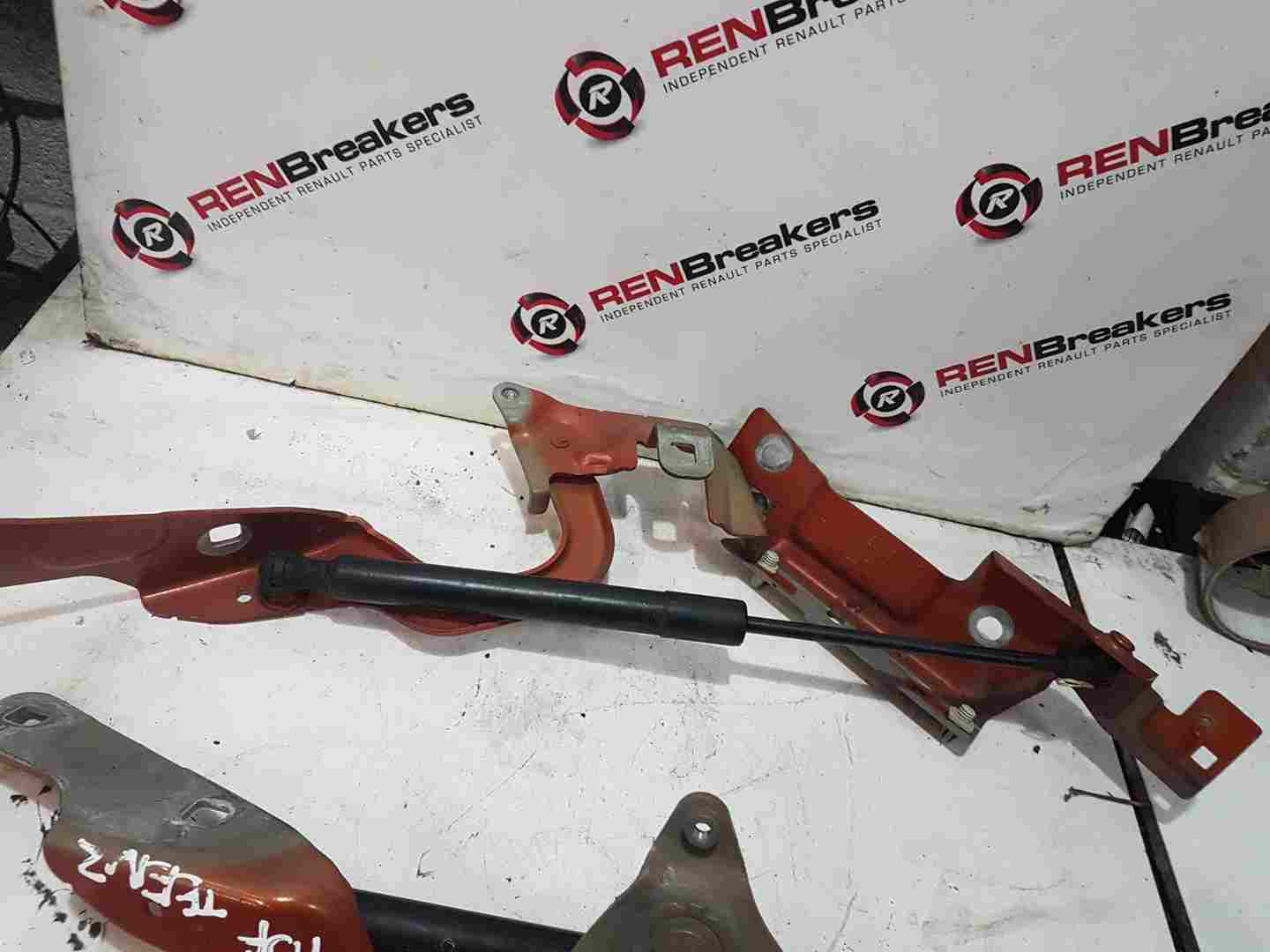 Thumb 4 Renault Captur 2013-2015 Teenz Bonnet GAS Struts Hinge Bracket Pair 631227839R
