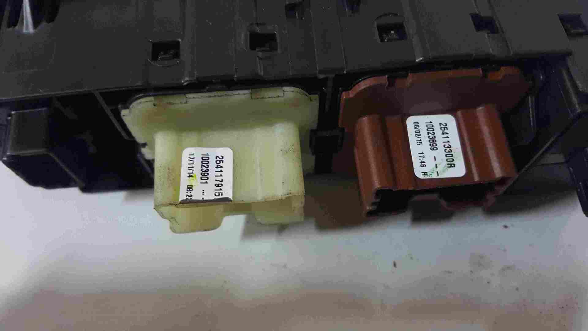 Thumb 3 Renault Captur 2013-2018 Drivers OSF Front Window Switch Panel 254117915R