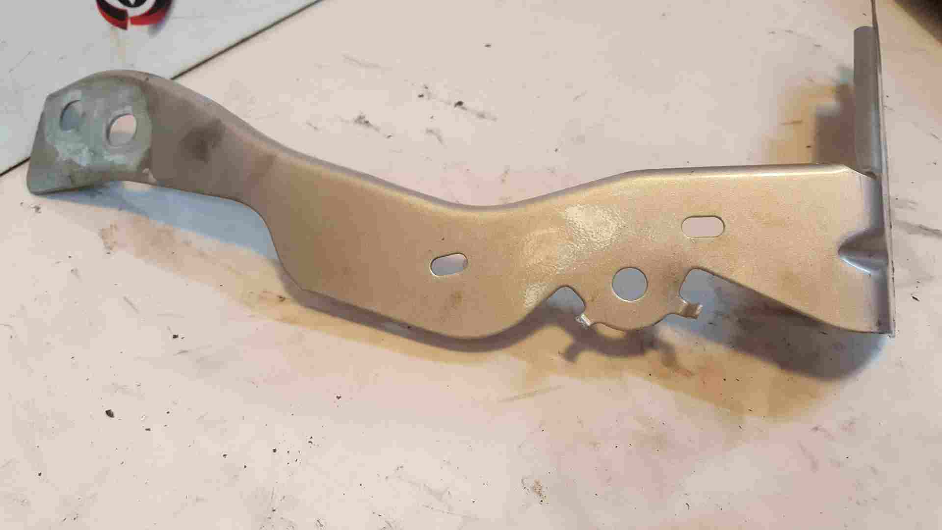 Thumb 5 Renault Captur 2013-2019 Drivers OSF Left Front Wing Bracket 625B53104r 