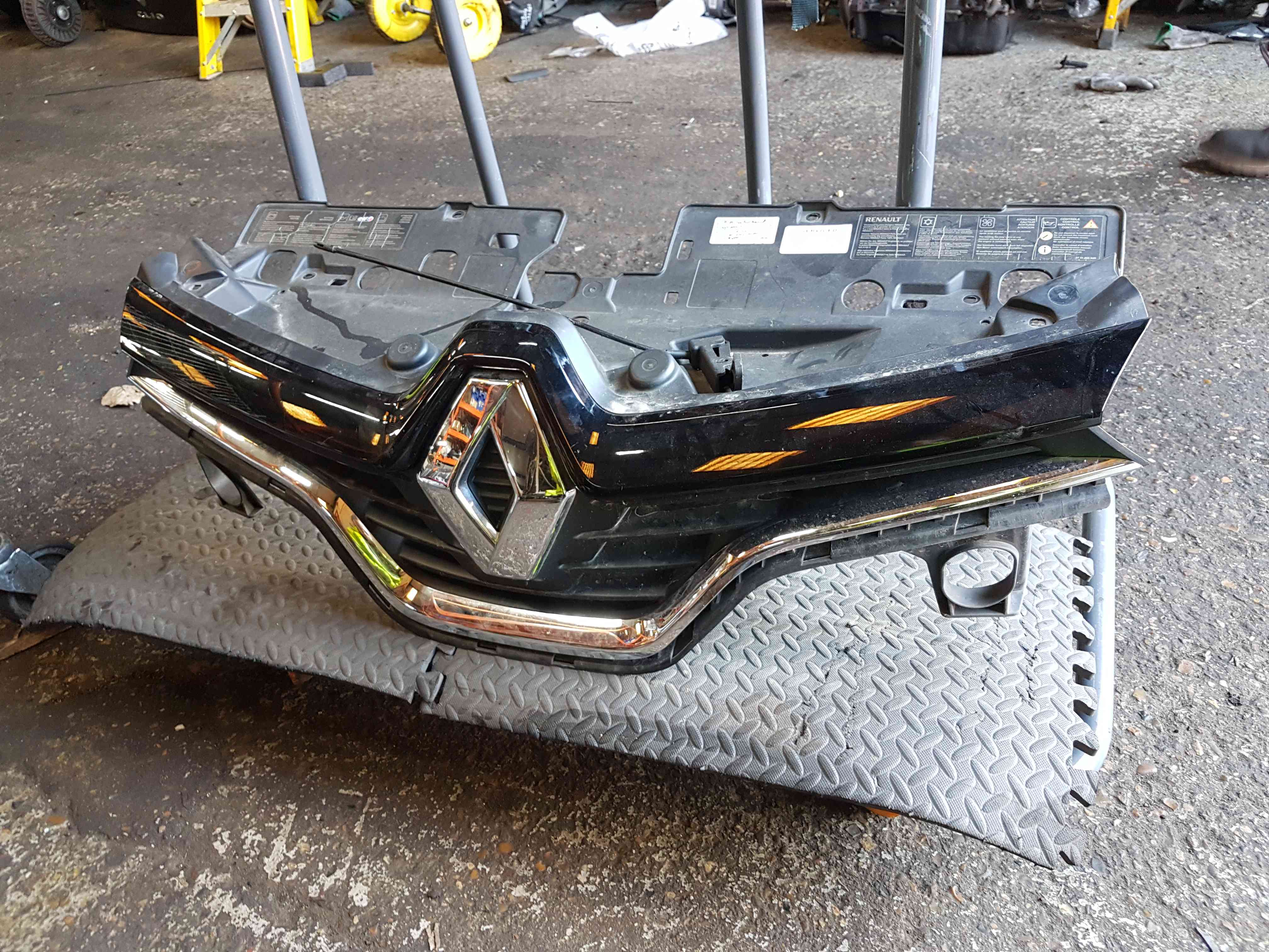 Thumb 8 Renault Captur 2013-2019 Front Bumper Grill Insert TOP Badge 623102335R