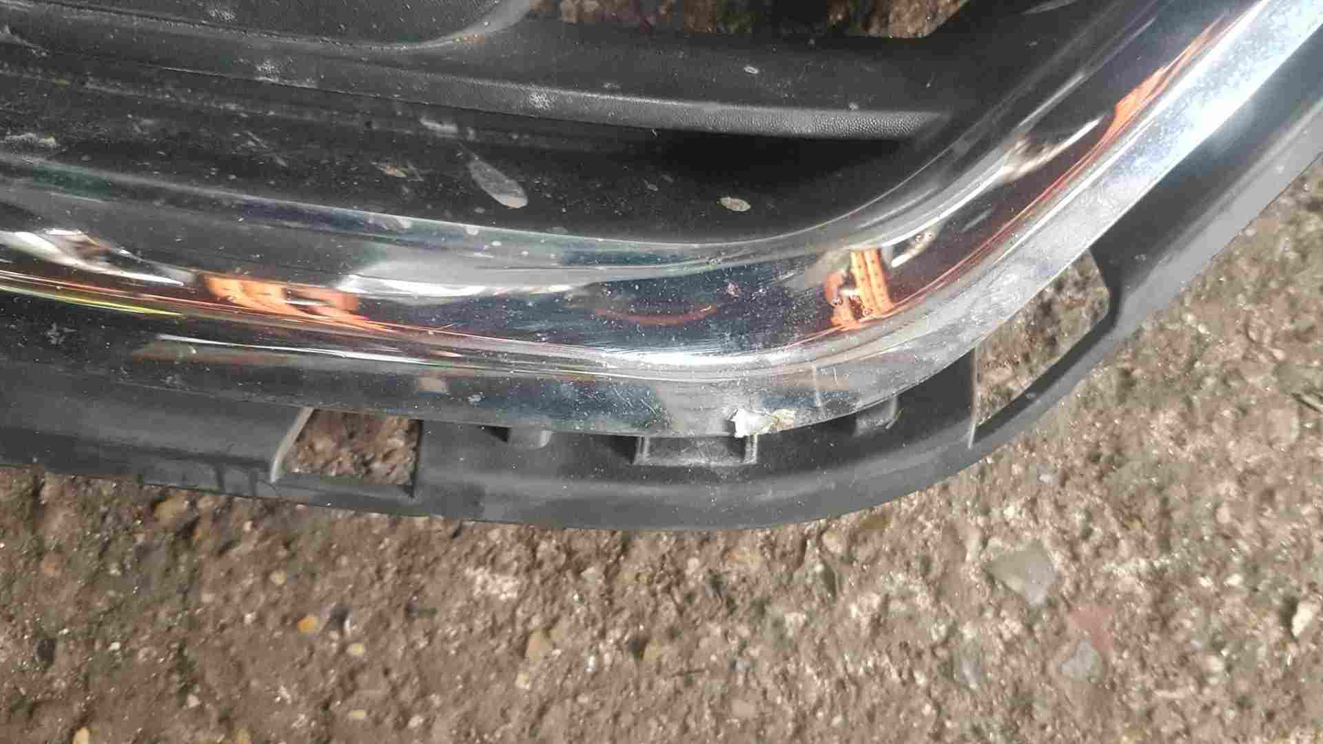 Thumb 3 Renault Captur 2013-2019 Front Bumper Grill Insert TOP Badge 623102335R