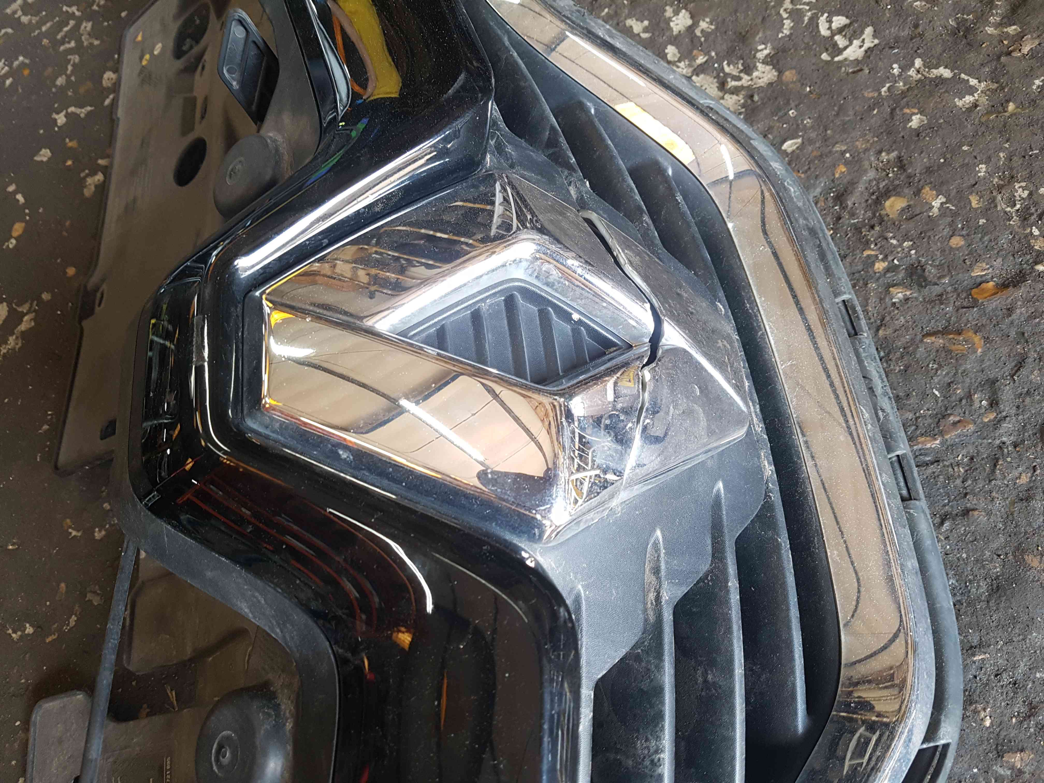 Thumb 3 Renault Captur 2013-2019 Front Bumper Grill Insert TOP Bonnet Pull 8200721895